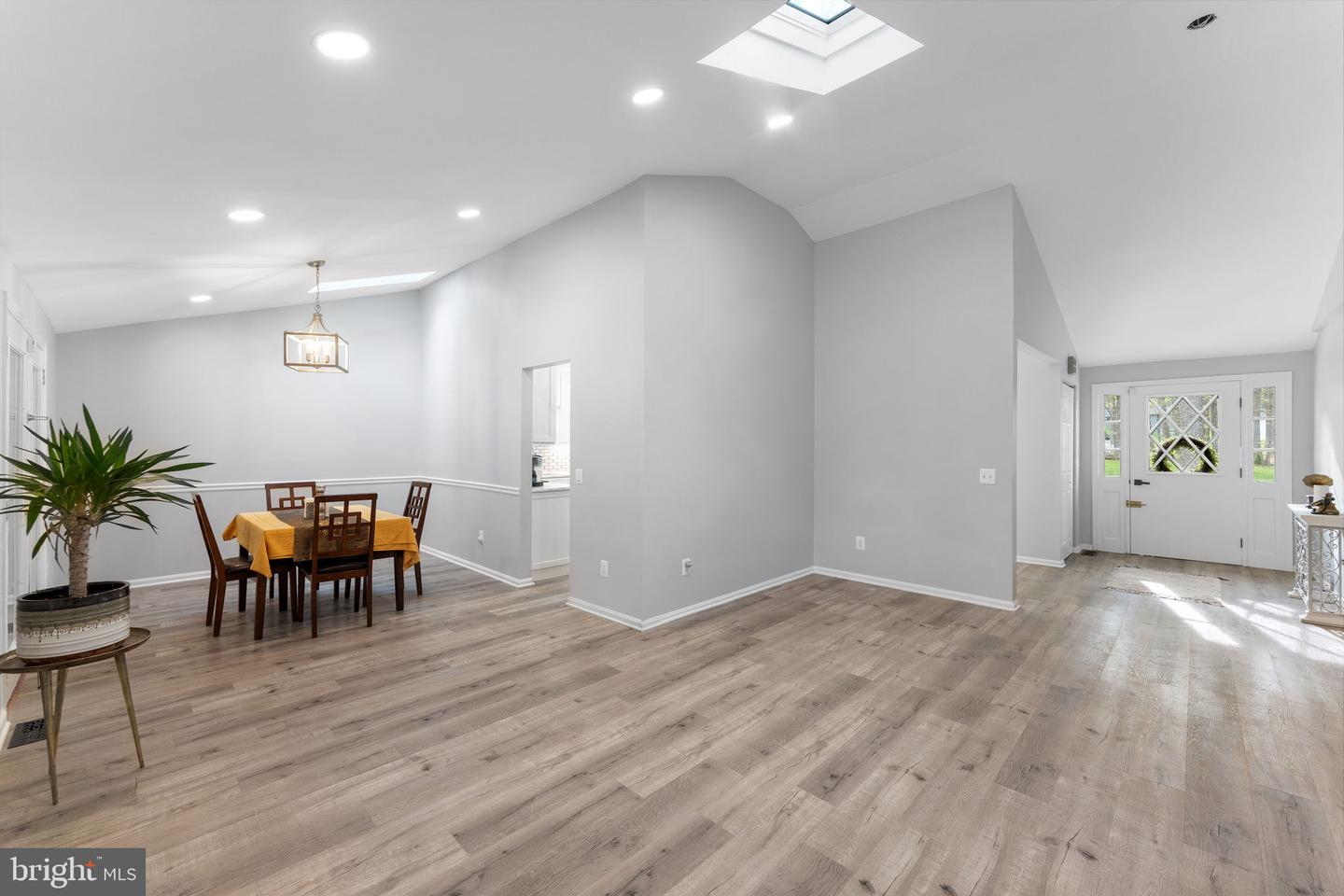 1401 SPRING LAKE DR, HAYMARKET, Virginia 20169, 5 Bedrooms Bedrooms, ,3 BathroomsBathrooms,Residential,For sale,1401 SPRING LAKE DR,VAPW2091540 MLS # VAPW2091540
