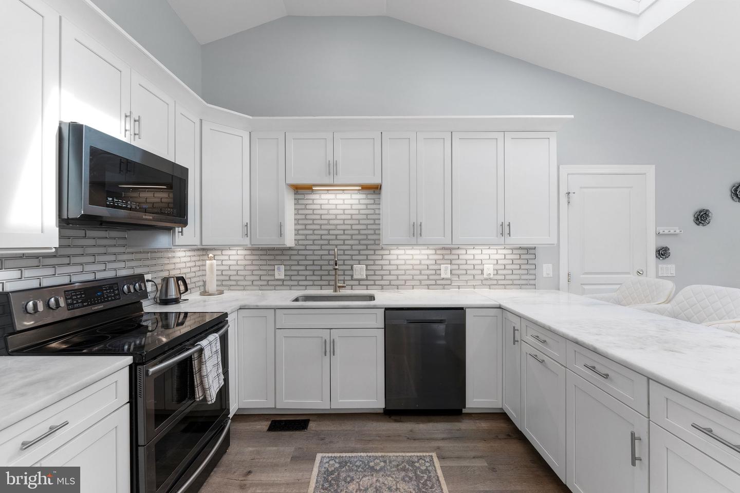 1401 SPRING LAKE DR, HAYMARKET, Virginia 20169, 5 Bedrooms Bedrooms, ,3 BathroomsBathrooms,Residential,For sale,1401 SPRING LAKE DR,VAPW2091540 MLS # VAPW2091540