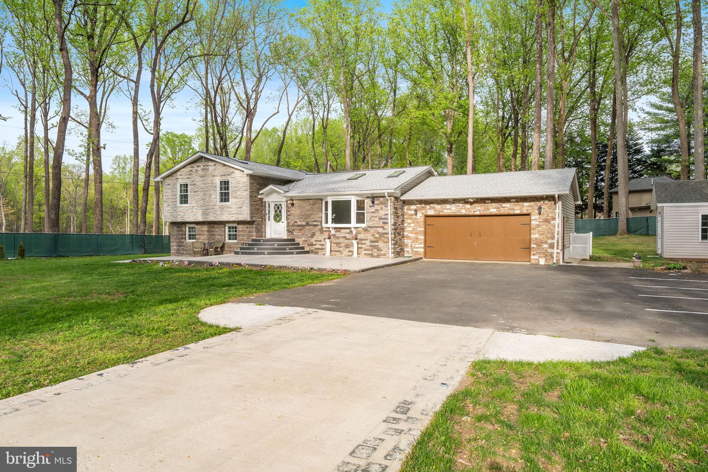 1401 SPRING LAKE DR, HAYMARKET, Virginia 20169, 5 Bedrooms Bedrooms, ,3 BathroomsBathrooms,Residential,For sale,1401 SPRING LAKE DR,VAPW2091540 MLS # VAPW2091540