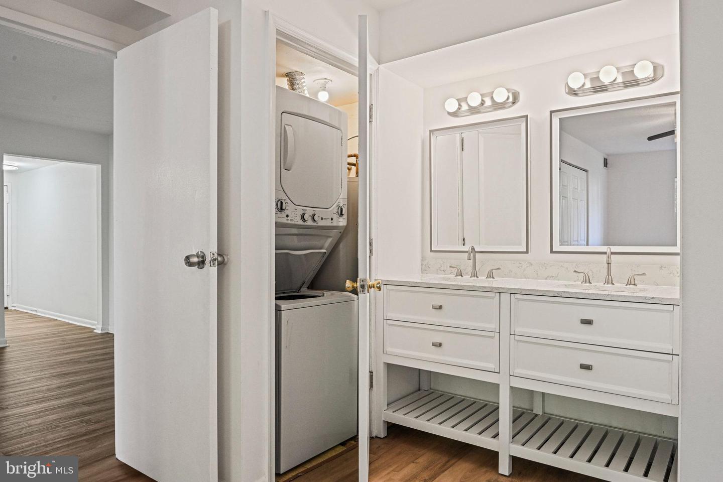 609 CENTER ST #T2, HERNDON, Virginia 20170, 1 Bedroom Bedrooms, ,1 BathroomBathrooms,Residential,For sale,609 CENTER ST #T2,VAFX2233506 MLS # VAFX2233506