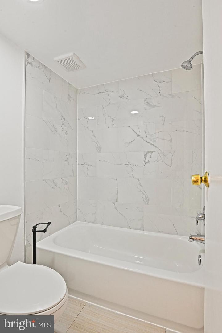 609 CENTER ST #T2, HERNDON, Virginia 20170, 1 Bedroom Bedrooms, ,1 BathroomBathrooms,Residential,For sale,609 CENTER ST #T2,VAFX2233506 MLS # VAFX2233506