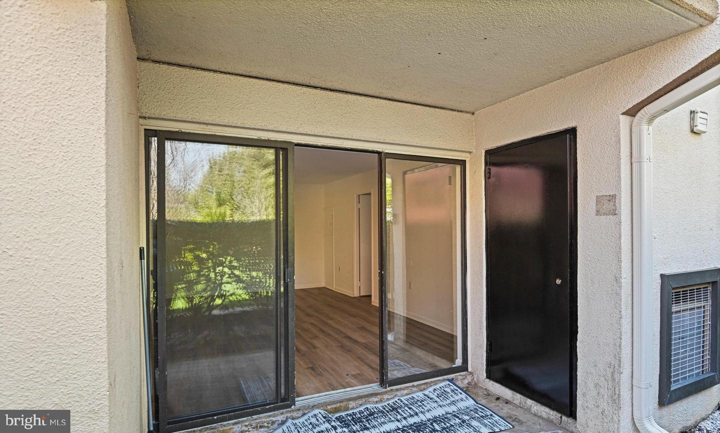 609 CENTER ST #T2, HERNDON, Virginia 20170, 1 Bedroom Bedrooms, ,1 BathroomBathrooms,Residential,For sale,609 CENTER ST #T2,VAFX2233506 MLS # VAFX2233506