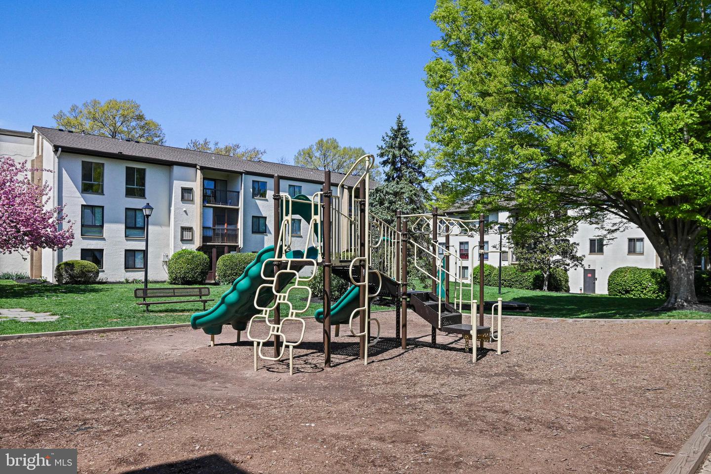609 CENTER ST #T2, HERNDON, Virginia 20170, 1 Bedroom Bedrooms, ,1 BathroomBathrooms,Residential,For sale,609 CENTER ST #T2,VAFX2233506 MLS # VAFX2233506