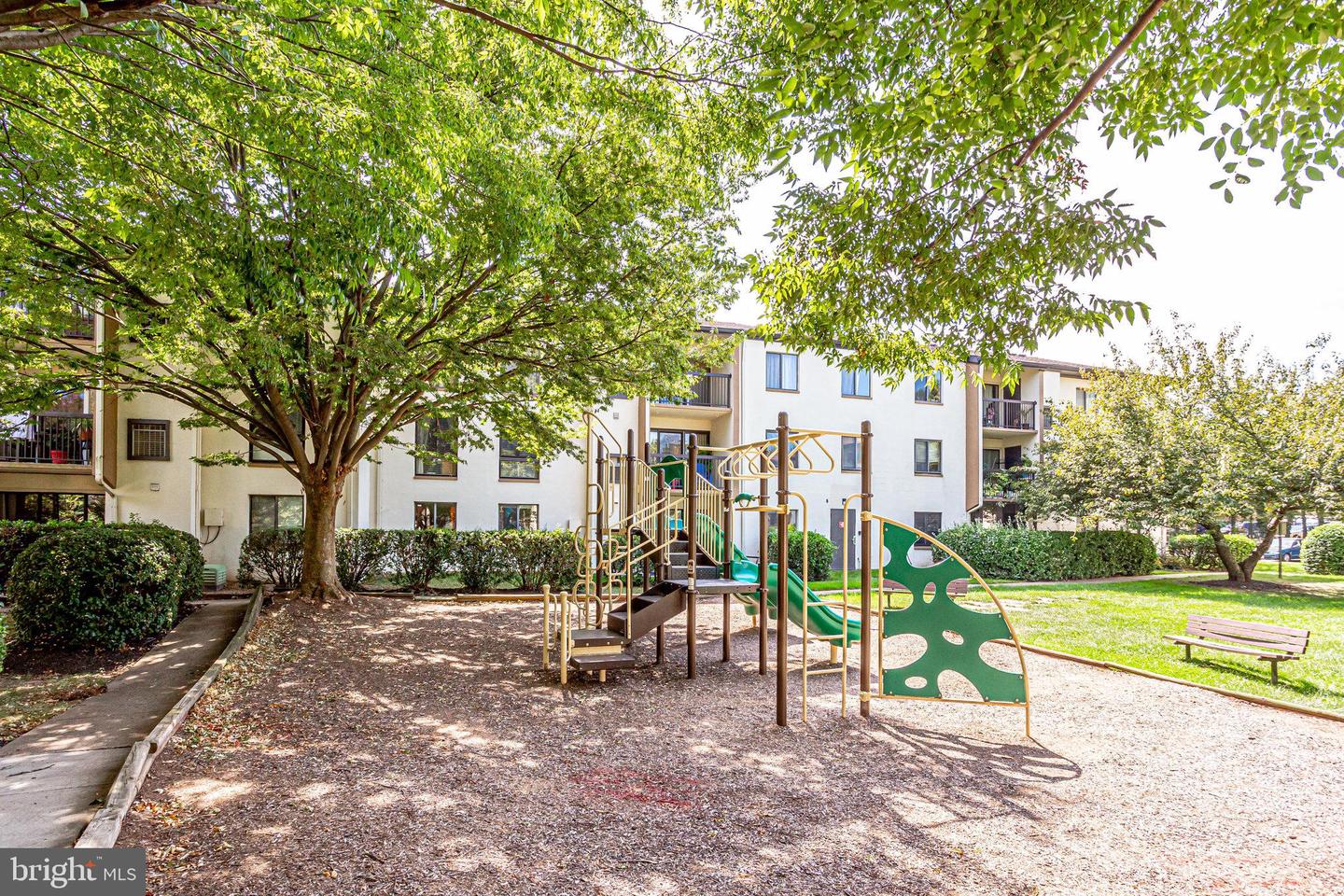 609 CENTER ST #T2, HERNDON, Virginia 20170, 1 Bedroom Bedrooms, ,1 BathroomBathrooms,Residential,For sale,609 CENTER ST #T2,VAFX2233506 MLS # VAFX2233506