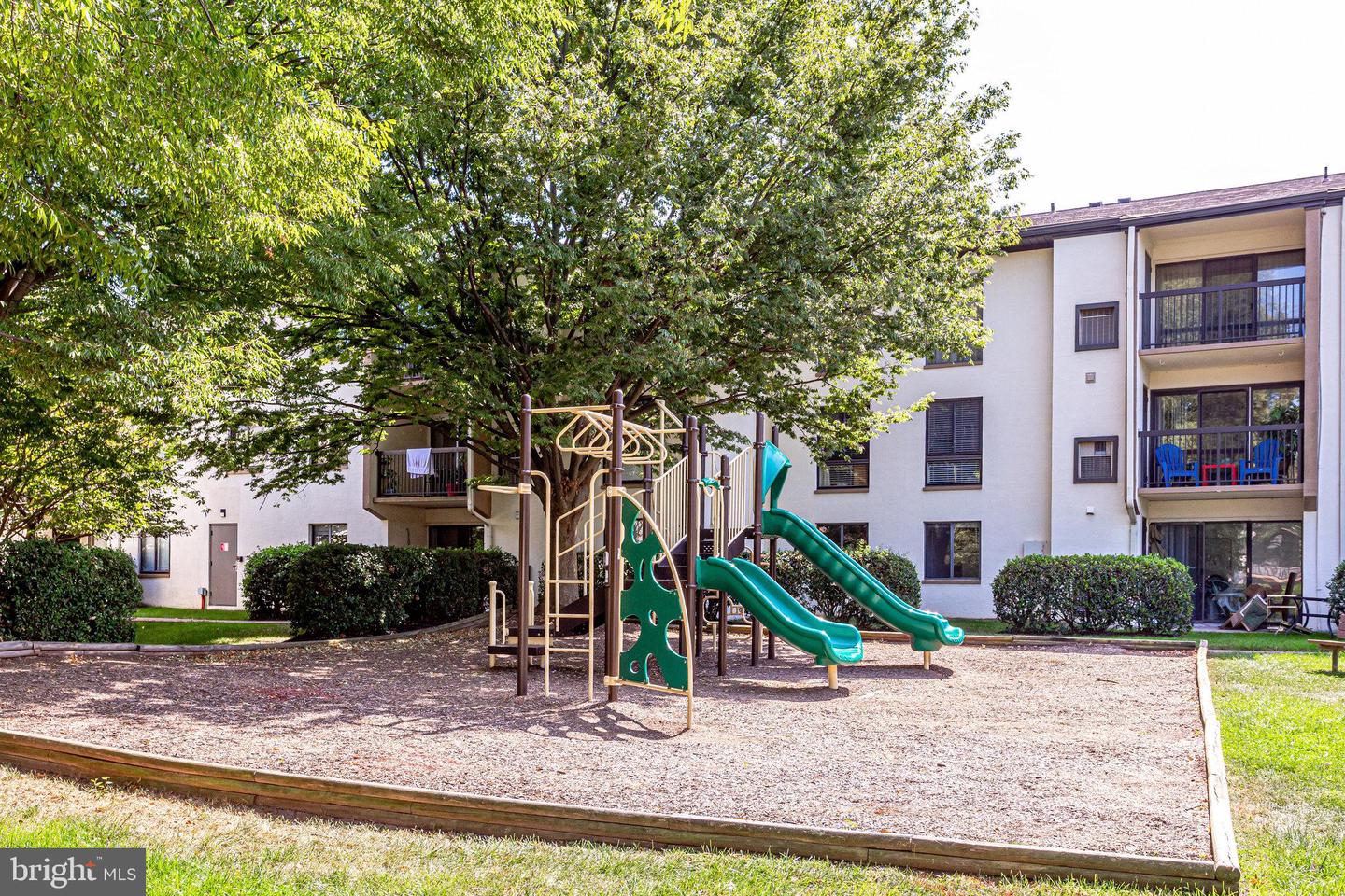 609 CENTER ST #T2, HERNDON, Virginia 20170, 1 Bedroom Bedrooms, ,1 BathroomBathrooms,Residential,For sale,609 CENTER ST #T2,VAFX2233506 MLS # VAFX2233506