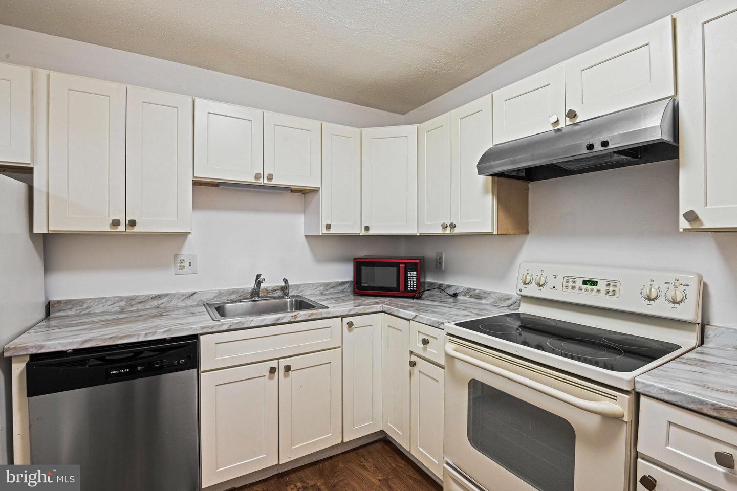 609 CENTER ST #T2, HERNDON, Virginia 20170, 1 Bedroom Bedrooms, ,1 BathroomBathrooms,Residential,For sale,609 CENTER ST #T2,VAFX2233506 MLS # VAFX2233506