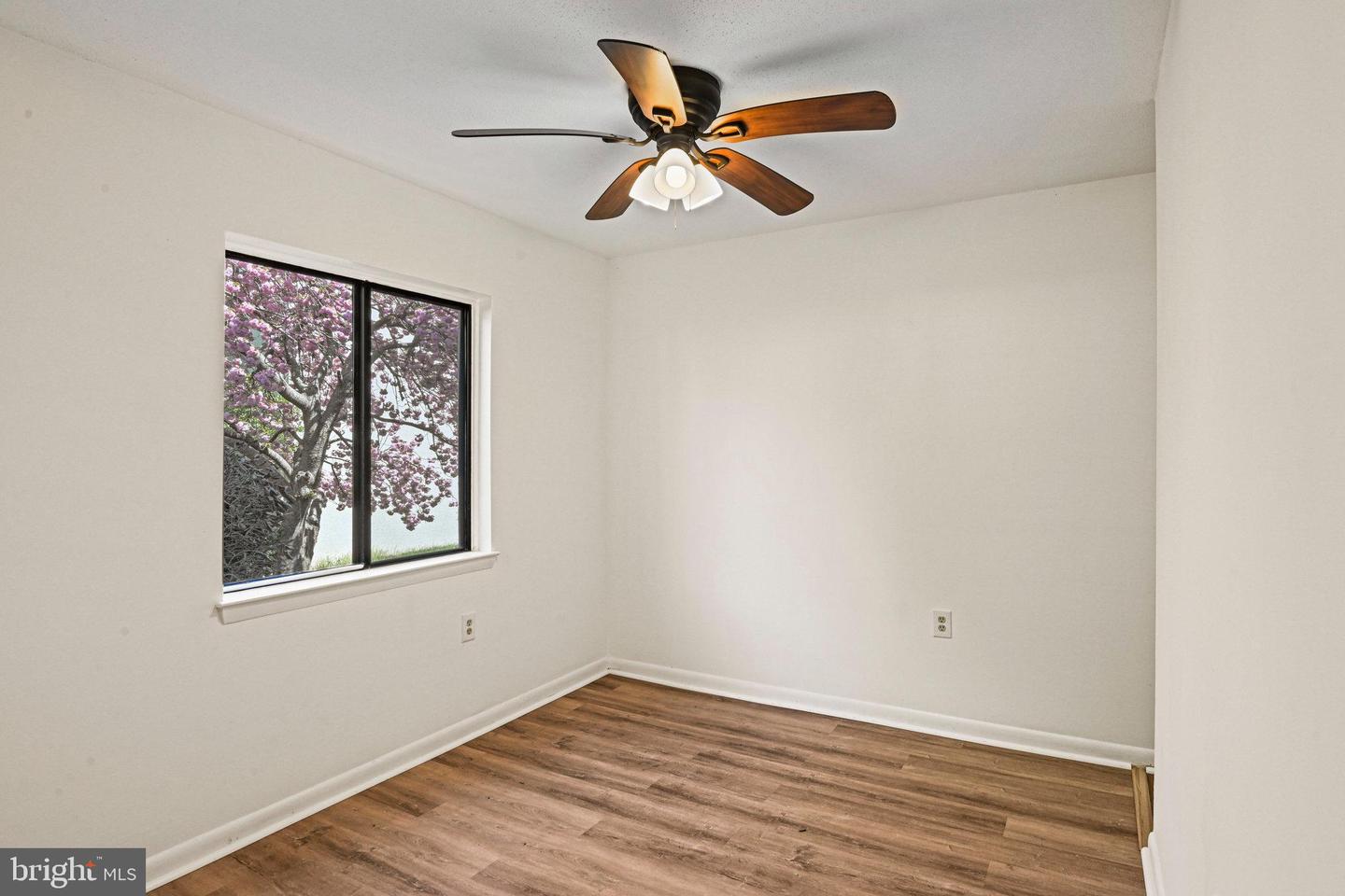 609 CENTER ST #T2, HERNDON, Virginia 20170, 1 Bedroom Bedrooms, ,1 BathroomBathrooms,Residential,For sale,609 CENTER ST #T2,VAFX2233506 MLS # VAFX2233506