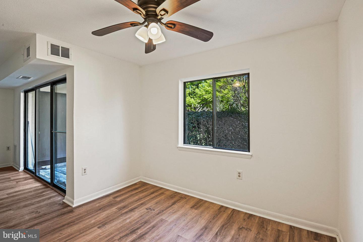609 CENTER ST #T2, HERNDON, Virginia 20170, 1 Bedroom Bedrooms, ,1 BathroomBathrooms,Residential,For sale,609 CENTER ST #T2,VAFX2233506 MLS # VAFX2233506