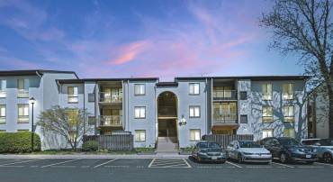 609 CENTER ST #T2, HERNDON, Virginia 20170, 1 Bedroom Bedrooms, ,1 BathroomBathrooms,Residential,For sale,609 CENTER ST #T2,VAFX2233506 MLS # VAFX2233506