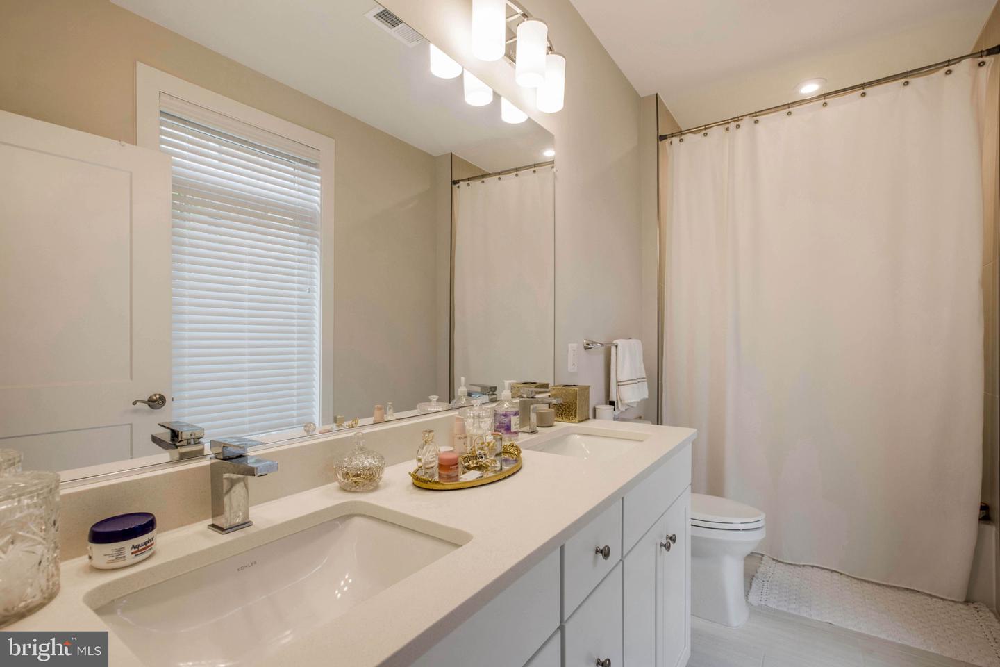1669 BANDIT LOOP #107A, RESTON, Virginia 20190, 2 Bedrooms Bedrooms, ,2 BathroomsBathrooms,Residential,For sale,1669 BANDIT LOOP #107A,VAFX2233866 MLS # VAFX2233866