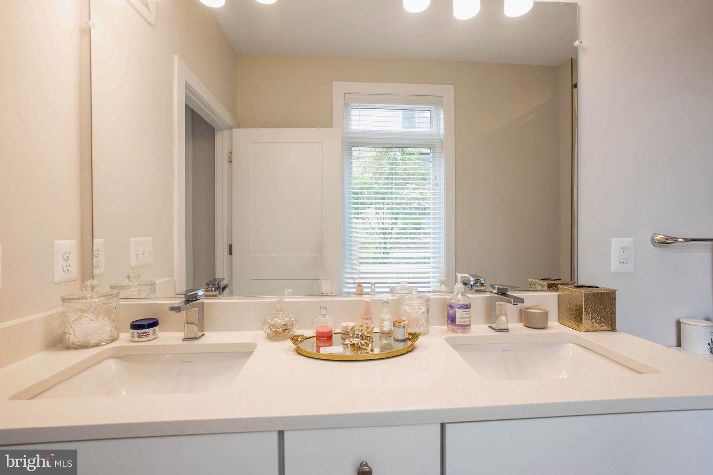 1669 BANDIT LOOP #107A, RESTON, Virginia 20190, 2 Bedrooms Bedrooms, ,2 BathroomsBathrooms,Residential,For sale,1669 BANDIT LOOP #107A,VAFX2233866 MLS # VAFX2233866