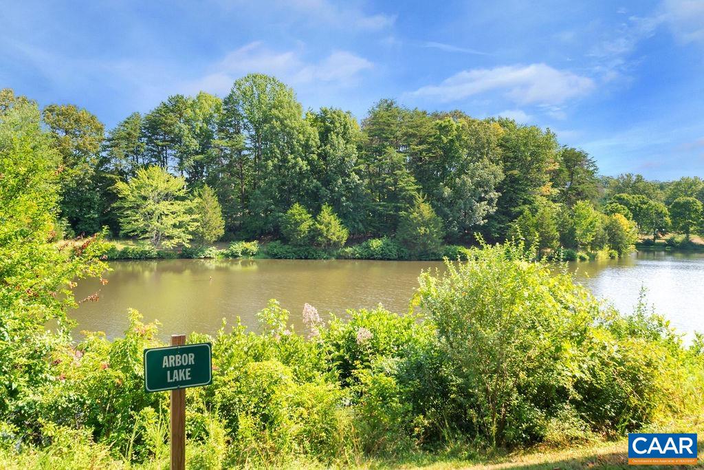Forest Lakes enjoys an extensive trail system connecting to all 5 lake/ponds and both clubs