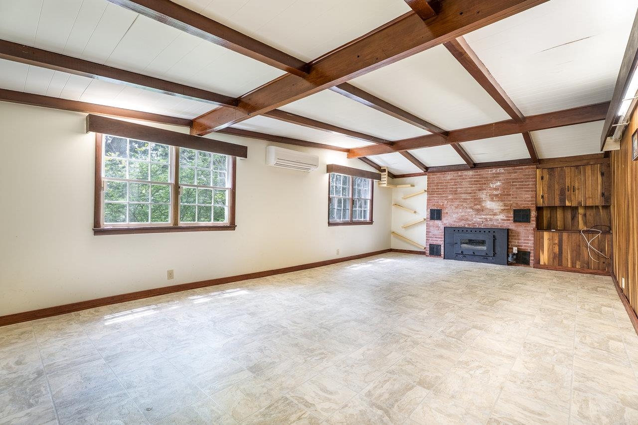 2860 UPHILL DR, BROADWAY, Virginia 22815, 4 Bedrooms Bedrooms, ,2 BathroomsBathrooms,Residential,Estate of Claranell W Robin,2860 UPHILL DR,664330 MLS # 664330
