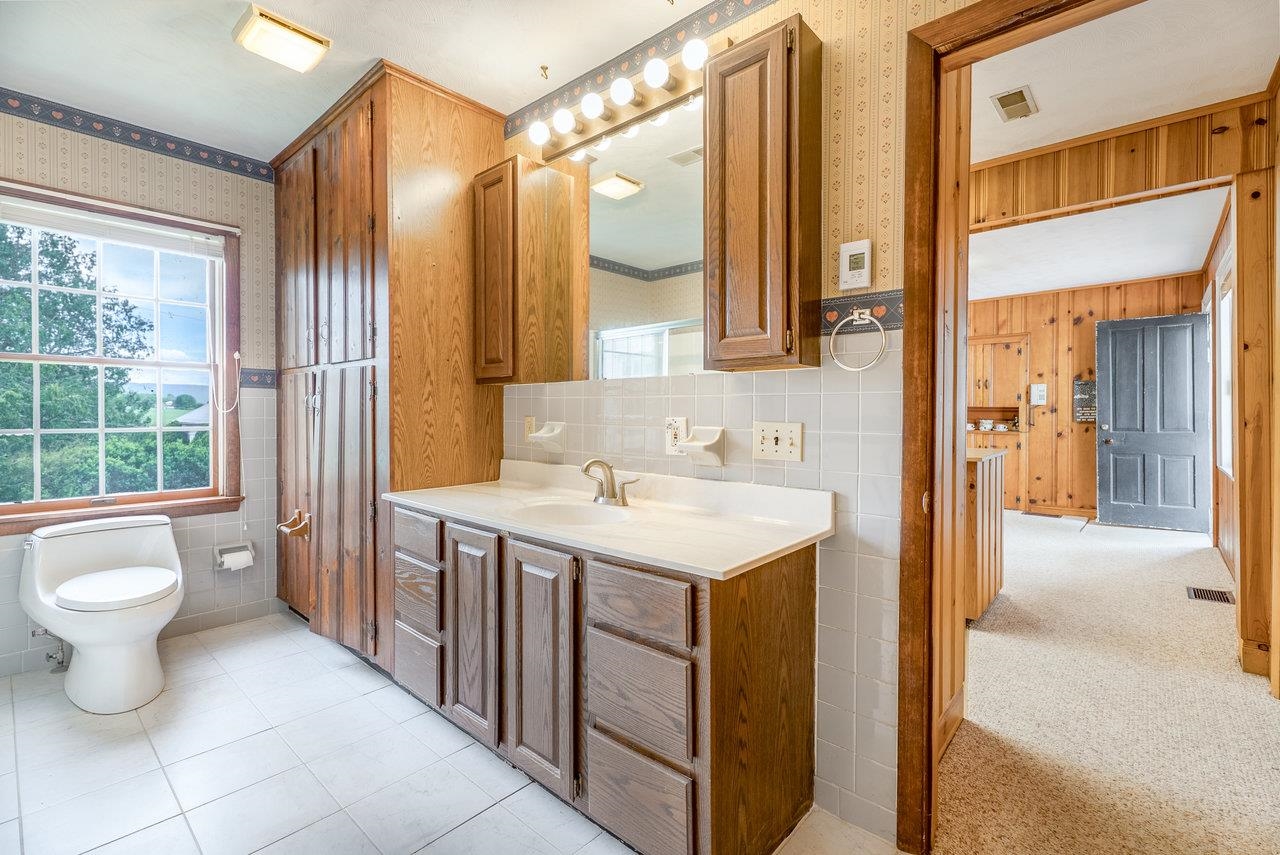 2860 UPHILL DR, BROADWAY, Virginia 22815, 4 Bedrooms Bedrooms, ,2 BathroomsBathrooms,Residential,Estate of Claranell W Robin,2860 UPHILL DR,664330 MLS # 664330