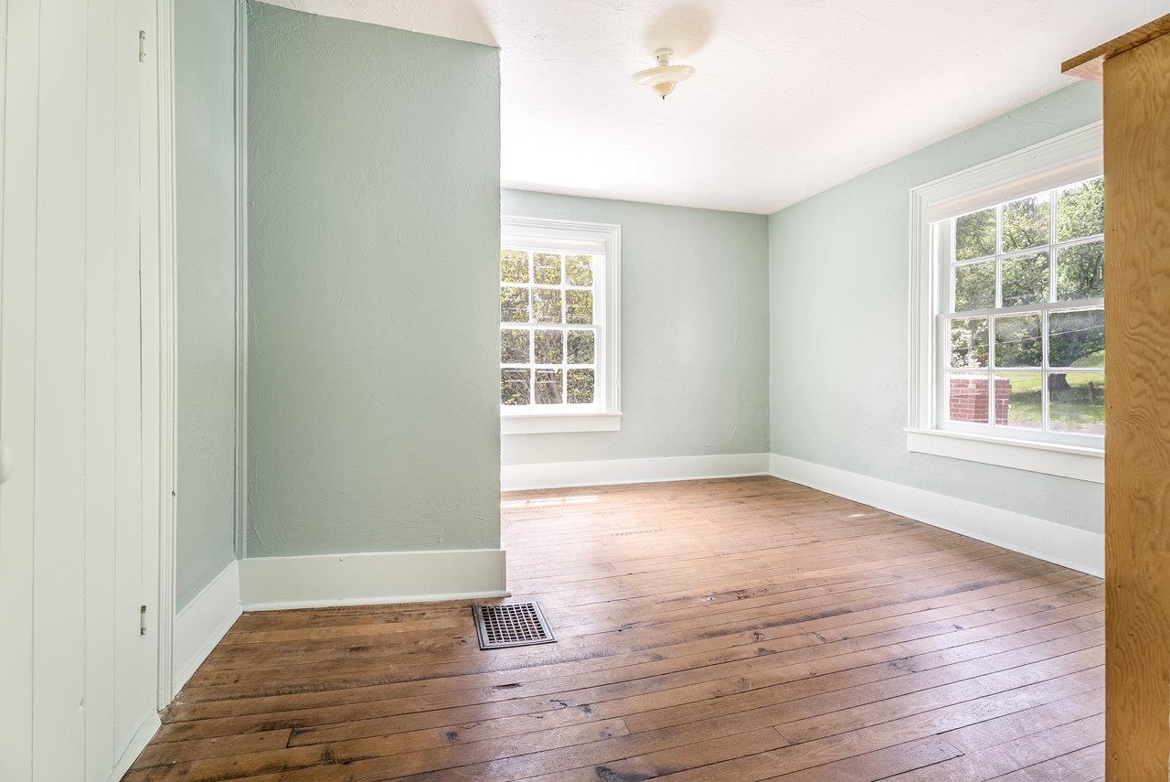2860 UPHILL DR, BROADWAY, Virginia 22815, 4 Bedrooms Bedrooms, ,2 BathroomsBathrooms,Residential,Estate of Claranell W Robin,2860 UPHILL DR,664330 MLS # 664330