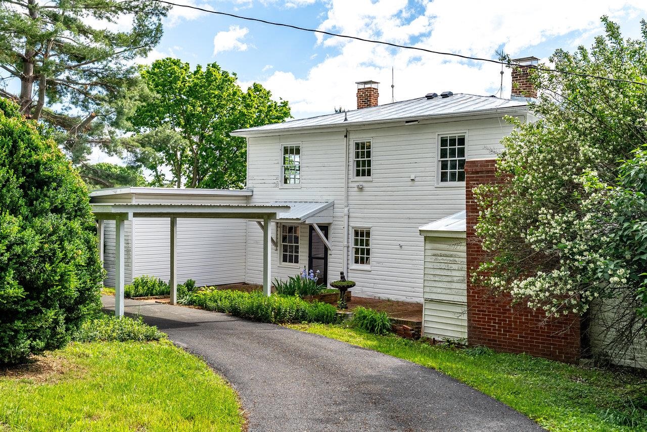 2860 UPHILL DR, BROADWAY, Virginia 22815, 4 Bedrooms Bedrooms, ,2 BathroomsBathrooms,Residential,Estate of Claranell W Robin,2860 UPHILL DR,664330 MLS # 664330