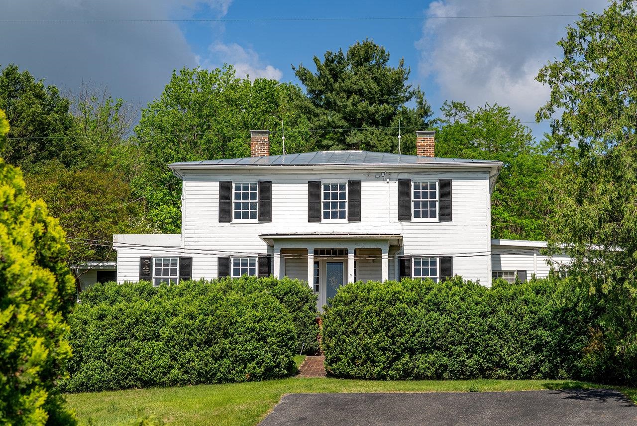 2860 UPHILL DR, BROADWAY, Virginia 22815, 4 Bedrooms Bedrooms, ,2 BathroomsBathrooms,Residential,Estate of Claranell W Robin,2860 UPHILL DR,664330 MLS # 664330