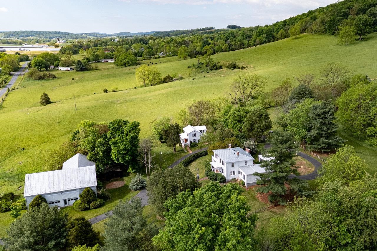 2860 UPHILL DR, BROADWAY, Virginia 22815, 4 Bedrooms Bedrooms, ,2 BathroomsBathrooms,Residential,Estate of Claranell W Robin,2860 UPHILL DR,664330 MLS # 664330