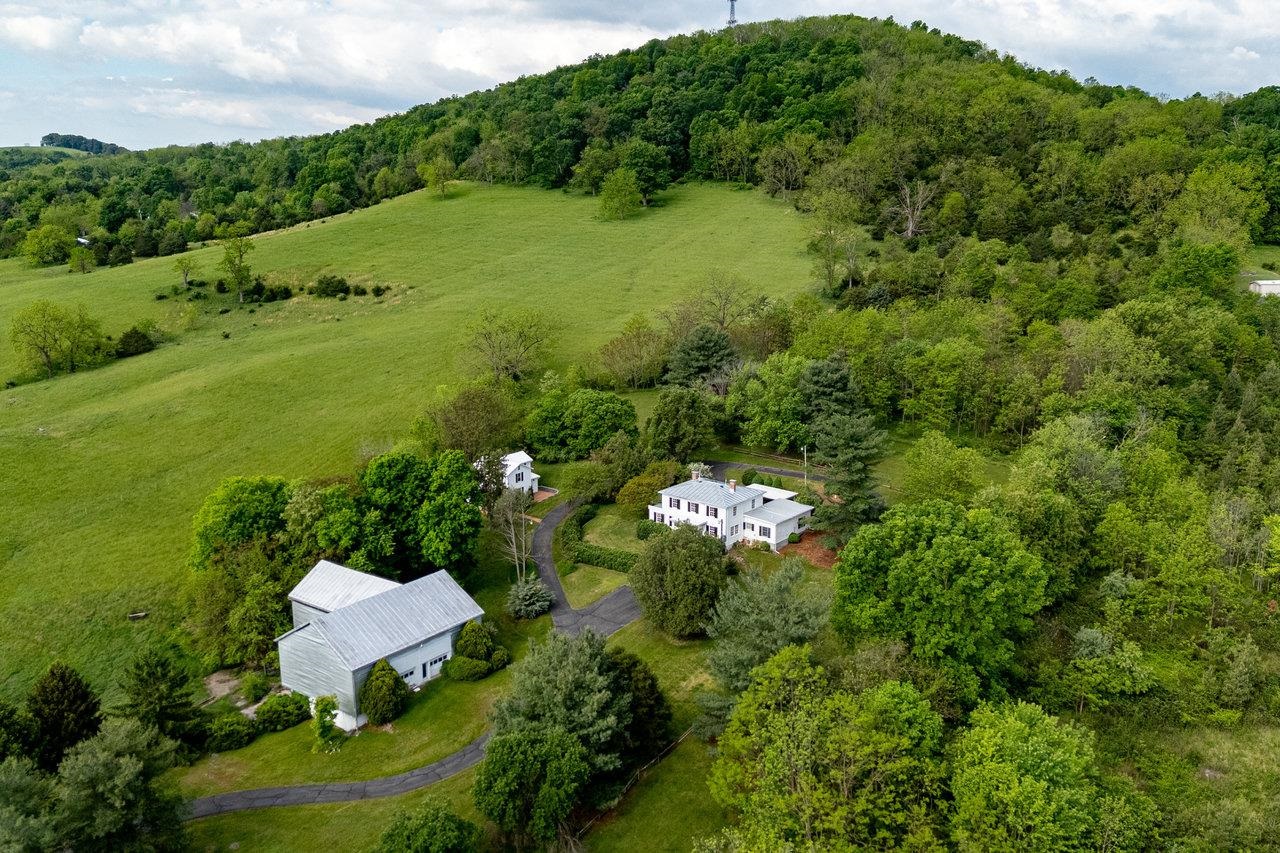 2860 UPHILL DR, BROADWAY, Virginia 22815, 4 Bedrooms Bedrooms, ,2 BathroomsBathrooms,Residential,Estate of Claranell W Robin,2860 UPHILL DR,664330 MLS # 664330