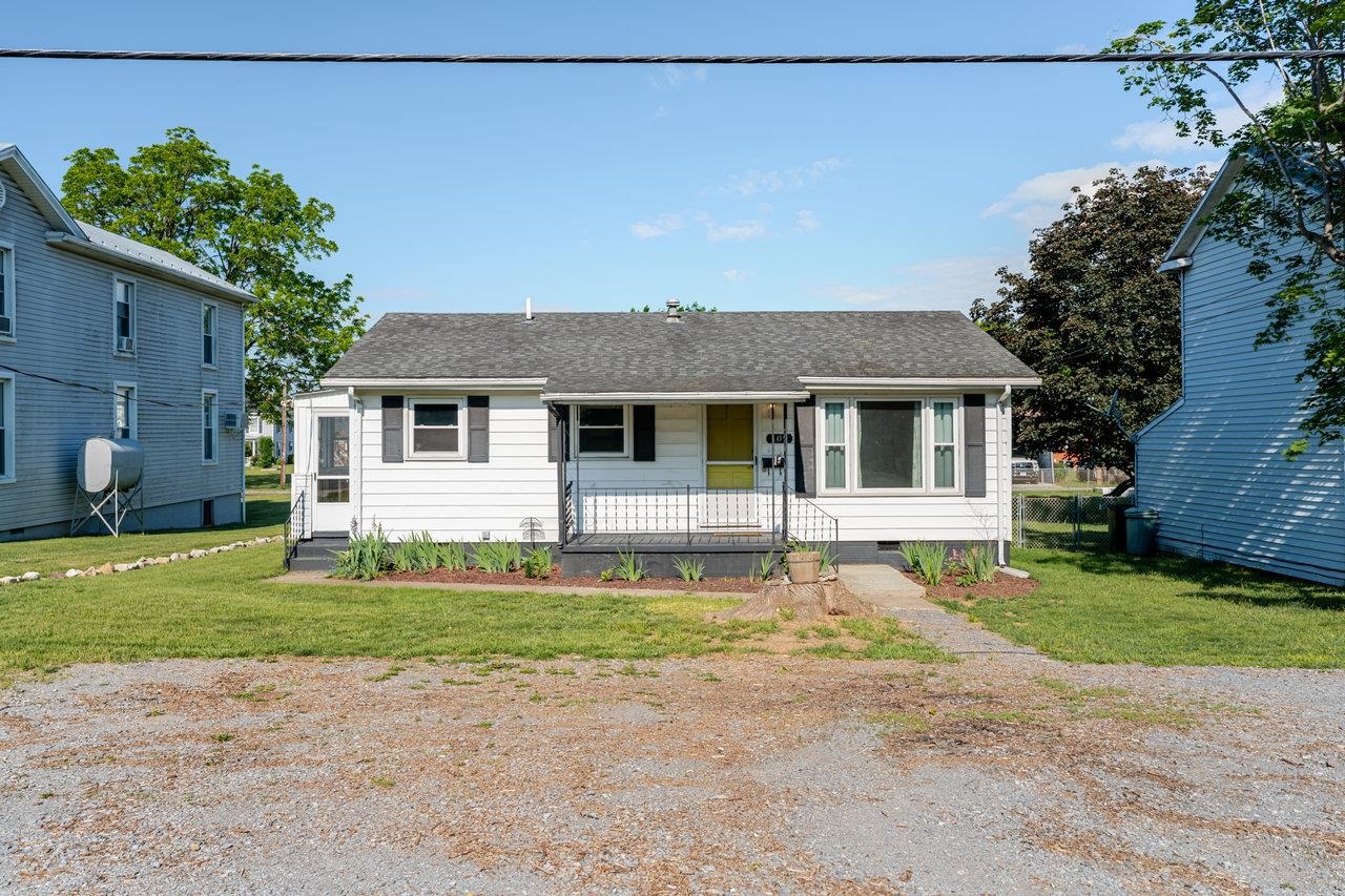 109 JACKSON AVE, ELKTON, Virginia 22827, 3 Bedrooms Bedrooms, ,1 BathroomBathrooms,Residential,109 JACKSON AVE,664333 MLS # 664333