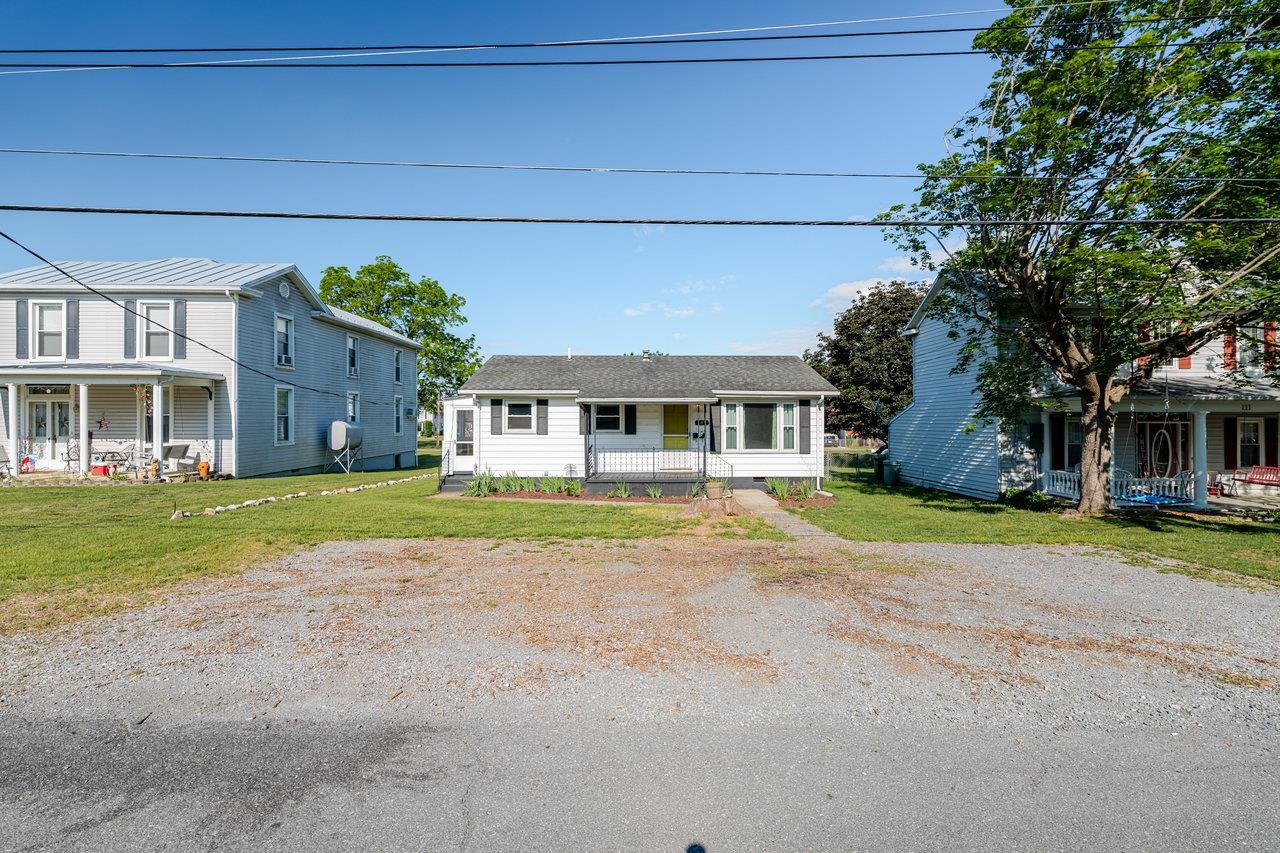 109 JACKSON AVE, ELKTON, Virginia 22827, 3 Bedrooms Bedrooms, ,1 BathroomBathrooms,Residential,109 JACKSON AVE,664333 MLS # 664333