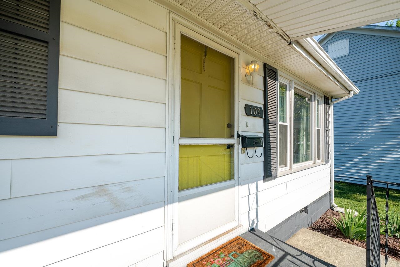 109 JACKSON AVE, ELKTON, Virginia 22827, 3 Bedrooms Bedrooms, ,1 BathroomBathrooms,Residential,109 JACKSON AVE,664333 MLS # 664333