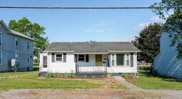 109 JACKSON AVE, ELKTON, Virginia 22827, 3 Bedrooms Bedrooms, ,1 BathroomBathrooms,Residential,109 JACKSON AVE,664333 MLS # 664333