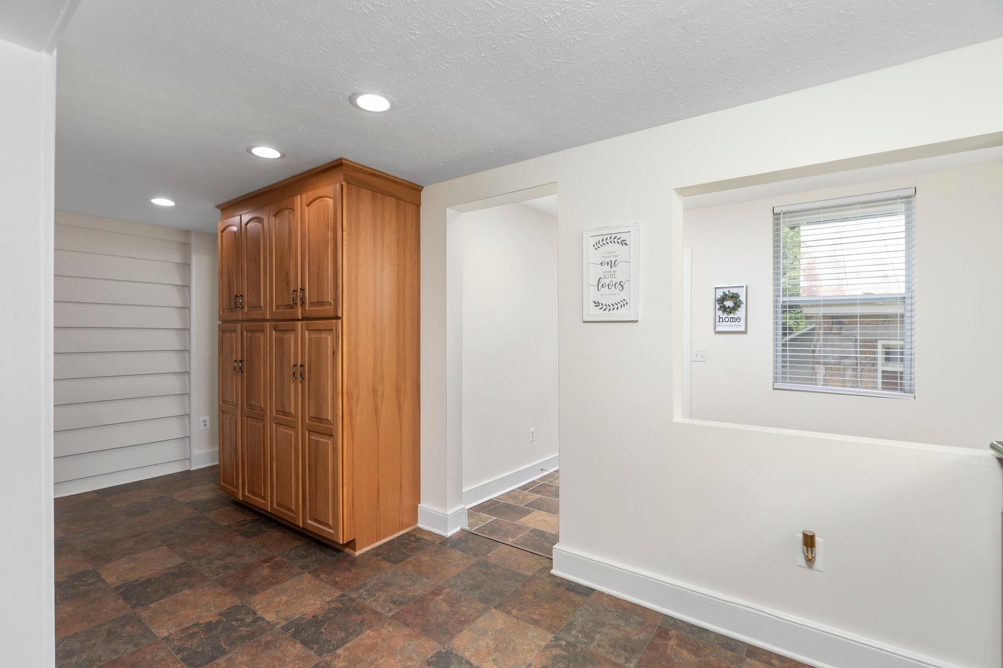 255 W RAILROAD AVE, CRAIGSVILLE, Virginia 24430, 3 Bedrooms Bedrooms, ,1 BathroomBathrooms,Residential,255 W RAILROAD AVE,664335 MLS # 664335