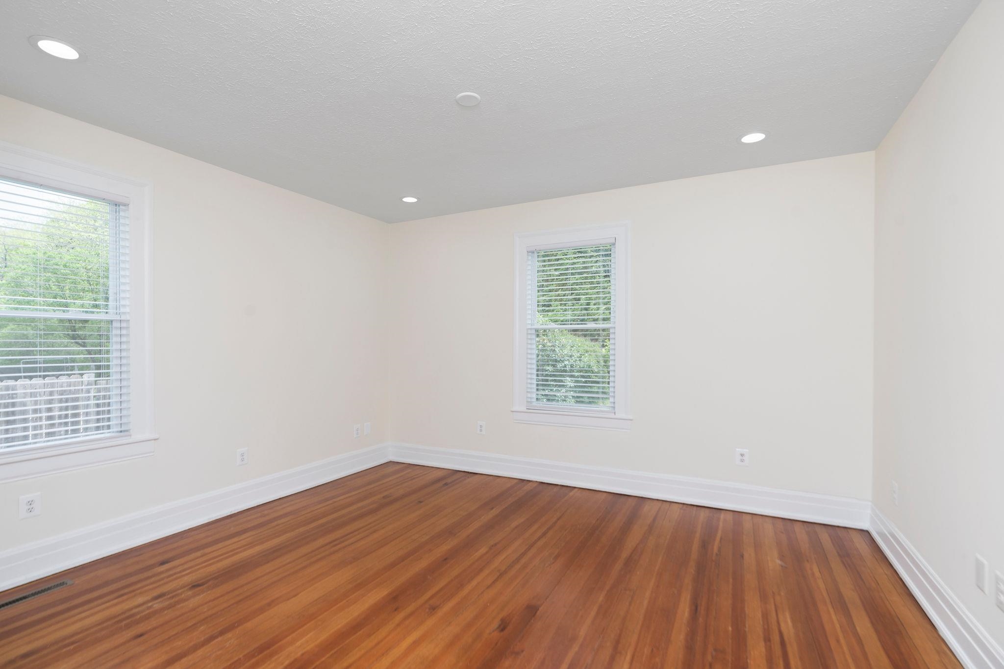 255 W RAILROAD AVE, CRAIGSVILLE, Virginia 24430, 3 Bedrooms Bedrooms, ,1 BathroomBathrooms,Residential,255 W RAILROAD AVE,664335 MLS # 664335