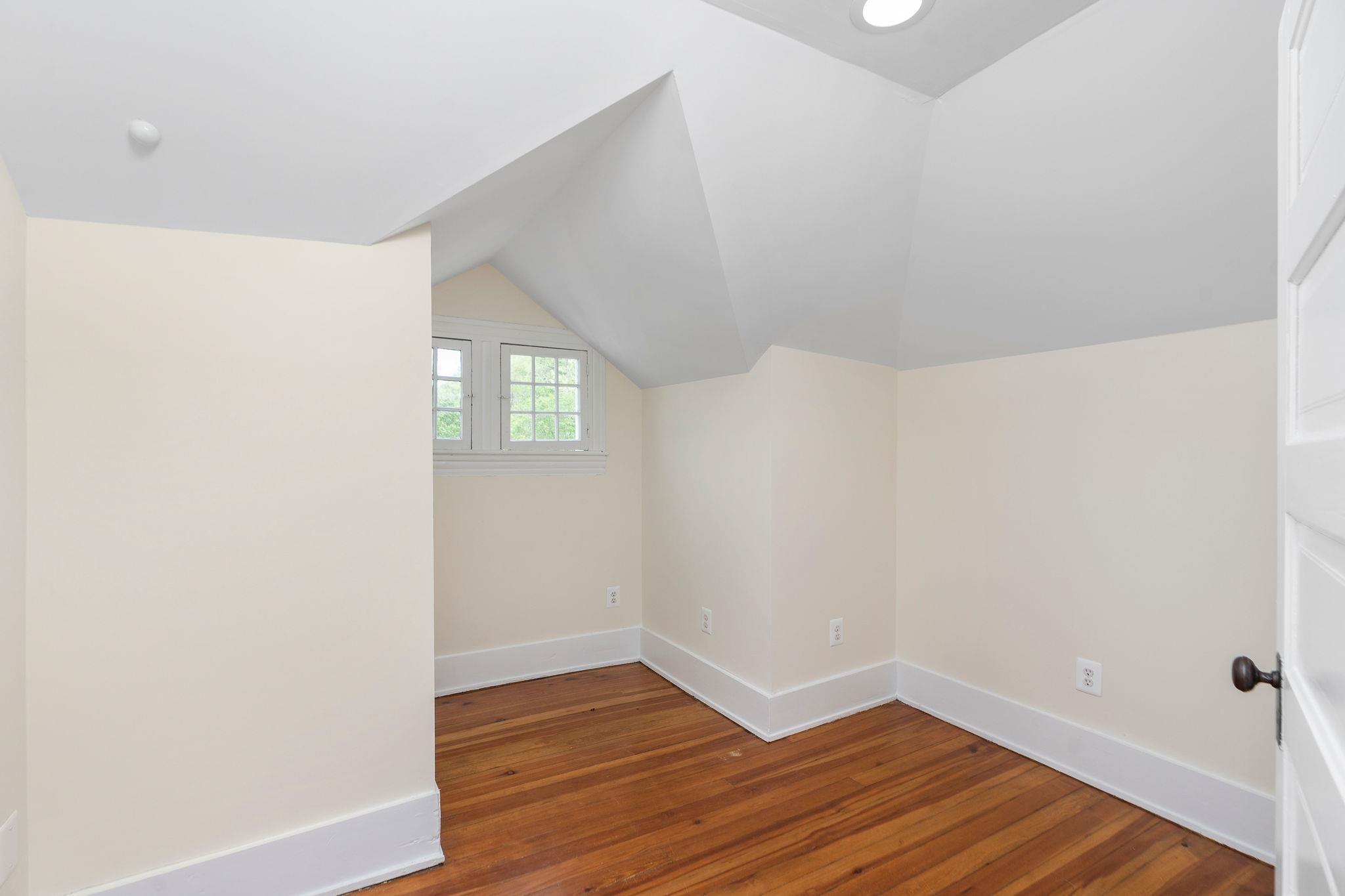 255 W RAILROAD AVE, CRAIGSVILLE, Virginia 24430, 3 Bedrooms Bedrooms, ,1 BathroomBathrooms,Residential,255 W RAILROAD AVE,664335 MLS # 664335