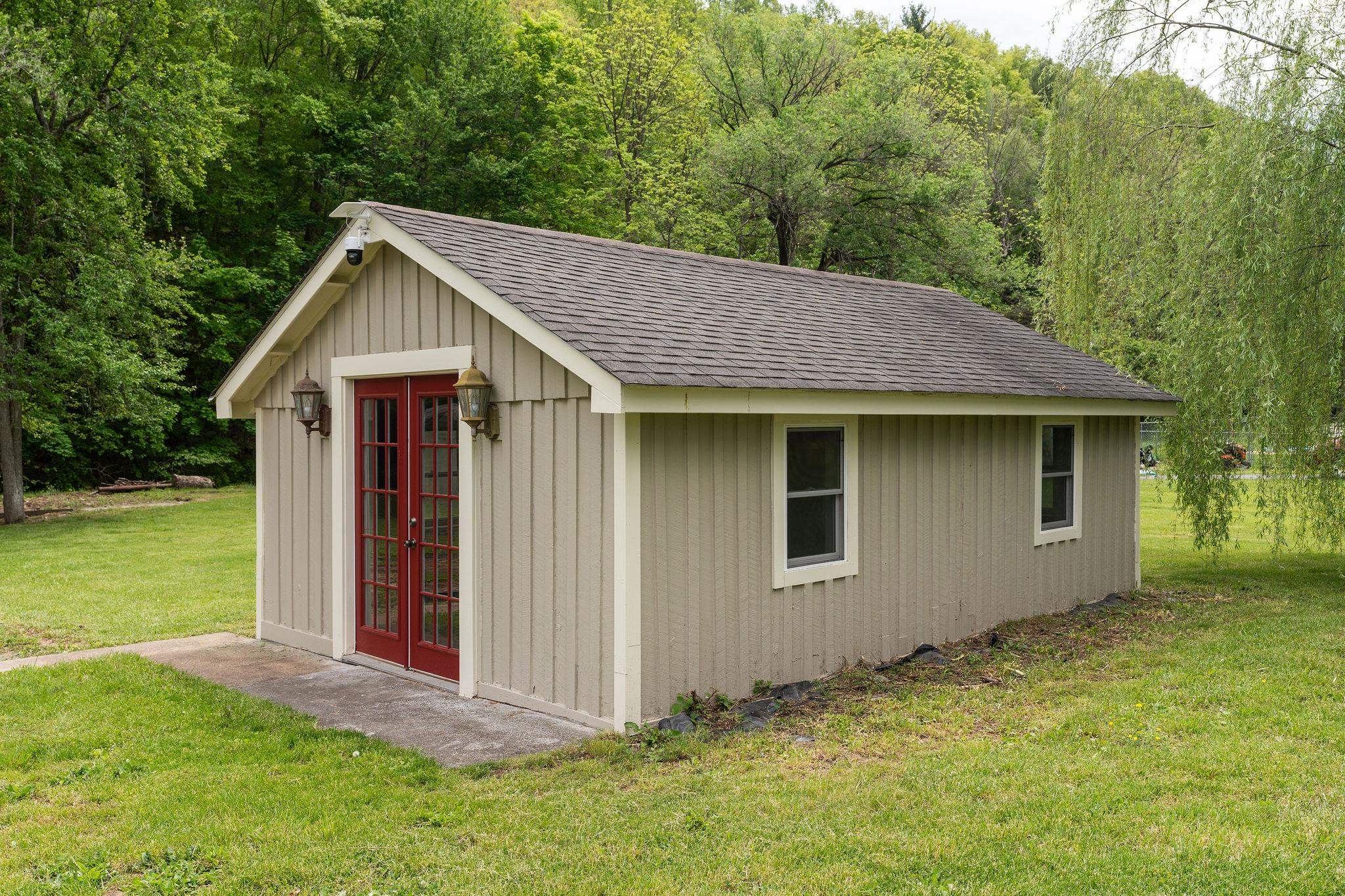 255 W RAILROAD AVE, CRAIGSVILLE, Virginia 24430, 3 Bedrooms Bedrooms, ,1 BathroomBathrooms,Residential,255 W RAILROAD AVE,664335 MLS # 664335