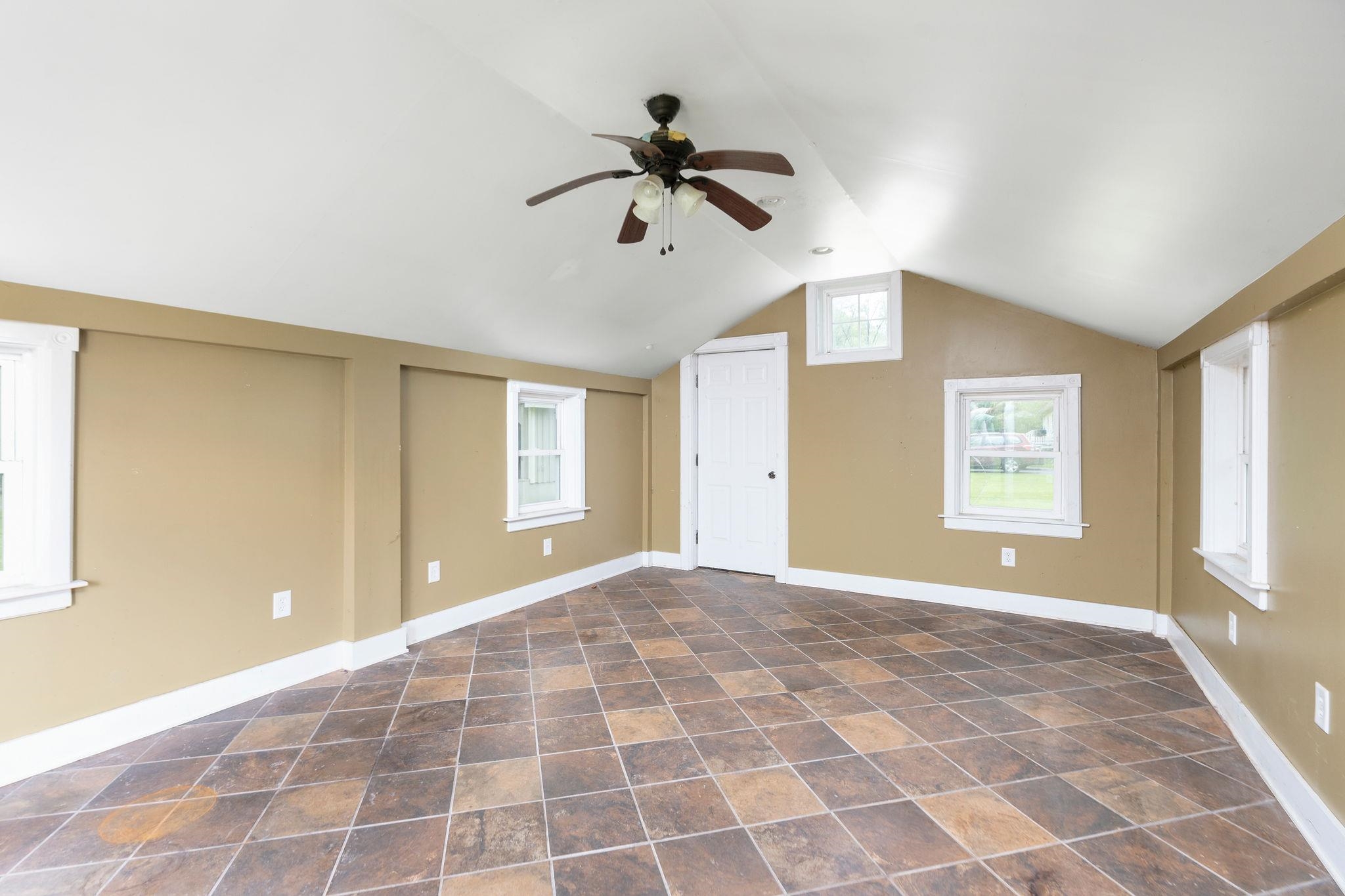 255 W RAILROAD AVE, CRAIGSVILLE, Virginia 24430, 3 Bedrooms Bedrooms, ,1 BathroomBathrooms,Residential,255 W RAILROAD AVE,664335 MLS # 664335