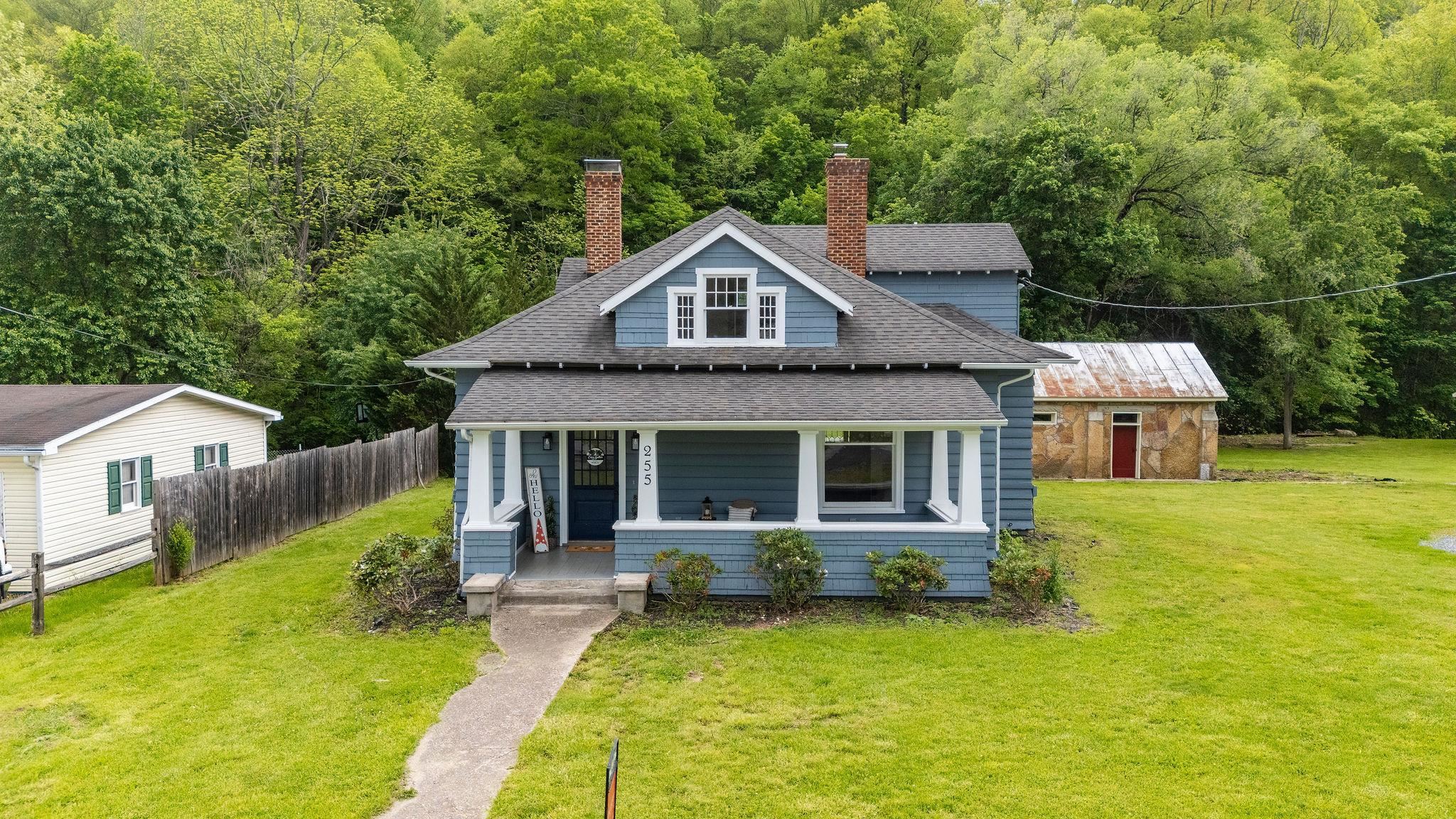 255 W RAILROAD AVE, CRAIGSVILLE, Virginia 24430, 3 Bedrooms Bedrooms, ,1 BathroomBathrooms,Residential,255 W RAILROAD AVE,664335 MLS # 664335