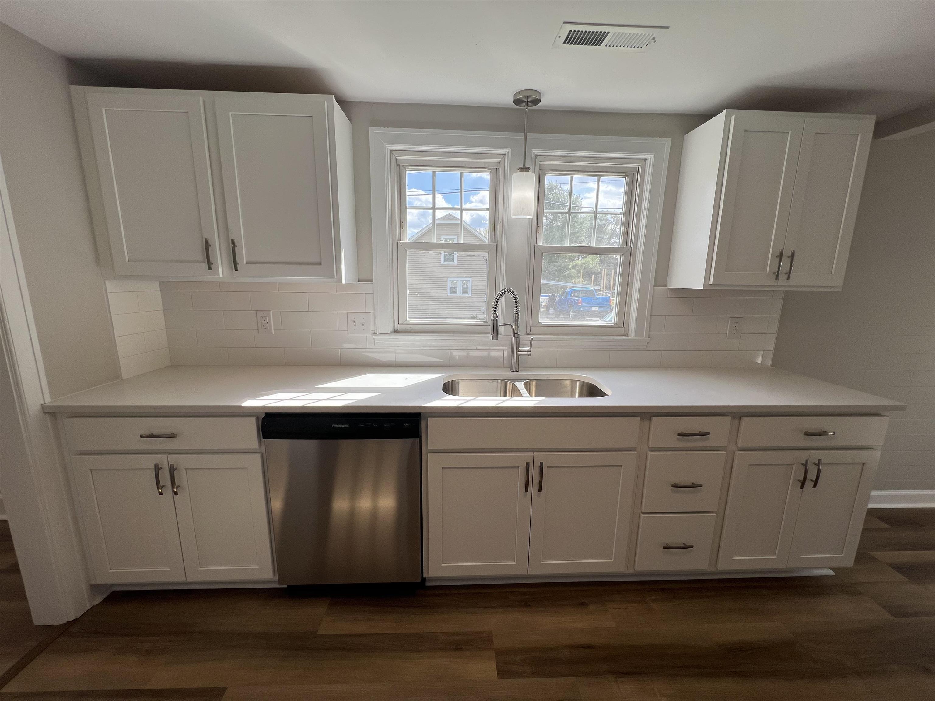 202 GRUBERT AVE, STAUNTON, Virginia 24401, 2 Bedrooms Bedrooms, ,1 BathroomBathrooms,Residential,202 GRUBERT AVE,664342 MLS # 664342