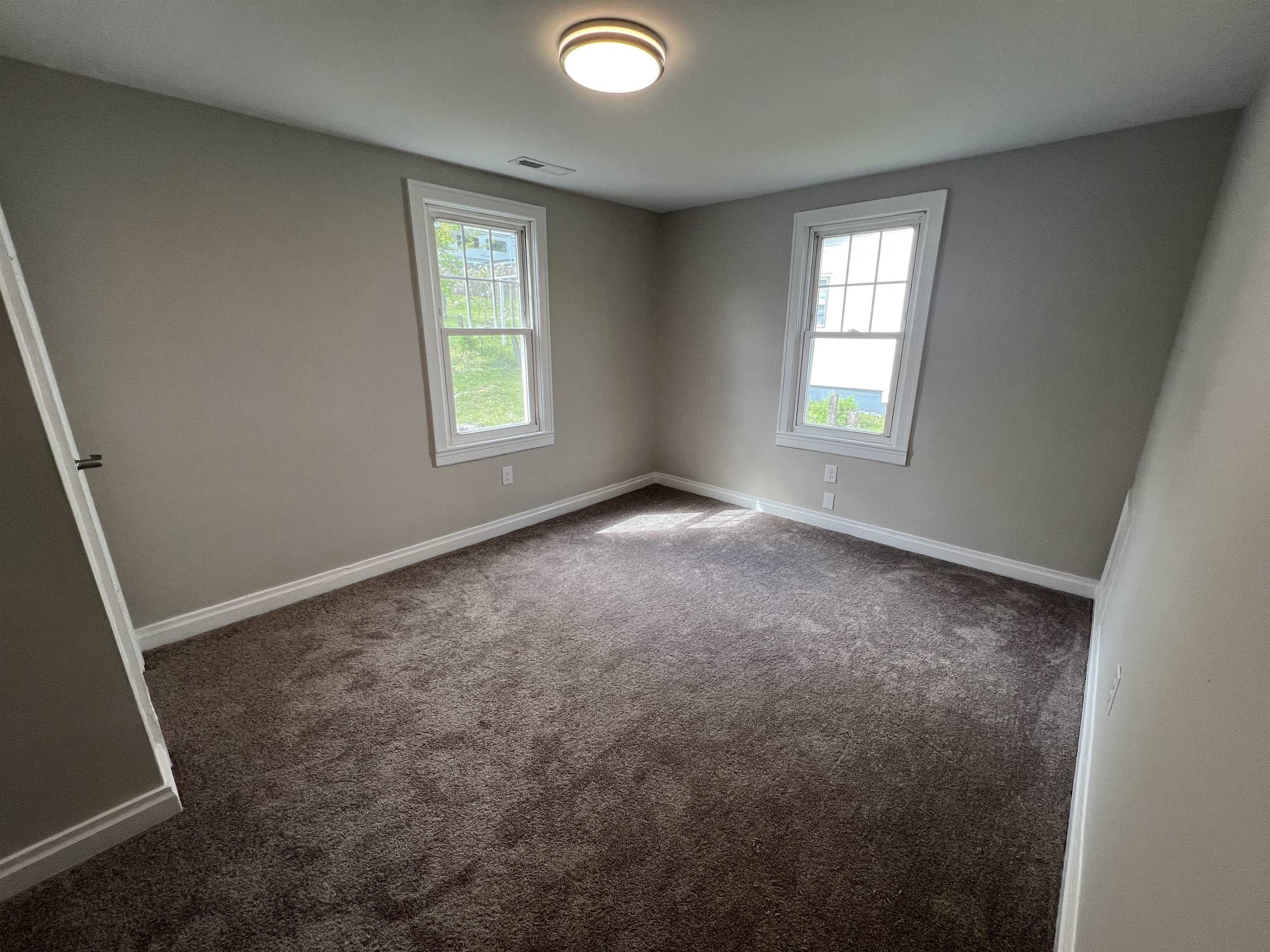 202 GRUBERT AVE, STAUNTON, Virginia 24401, 2 Bedrooms Bedrooms, ,1 BathroomBathrooms,Residential,202 GRUBERT AVE,664342 MLS # 664342