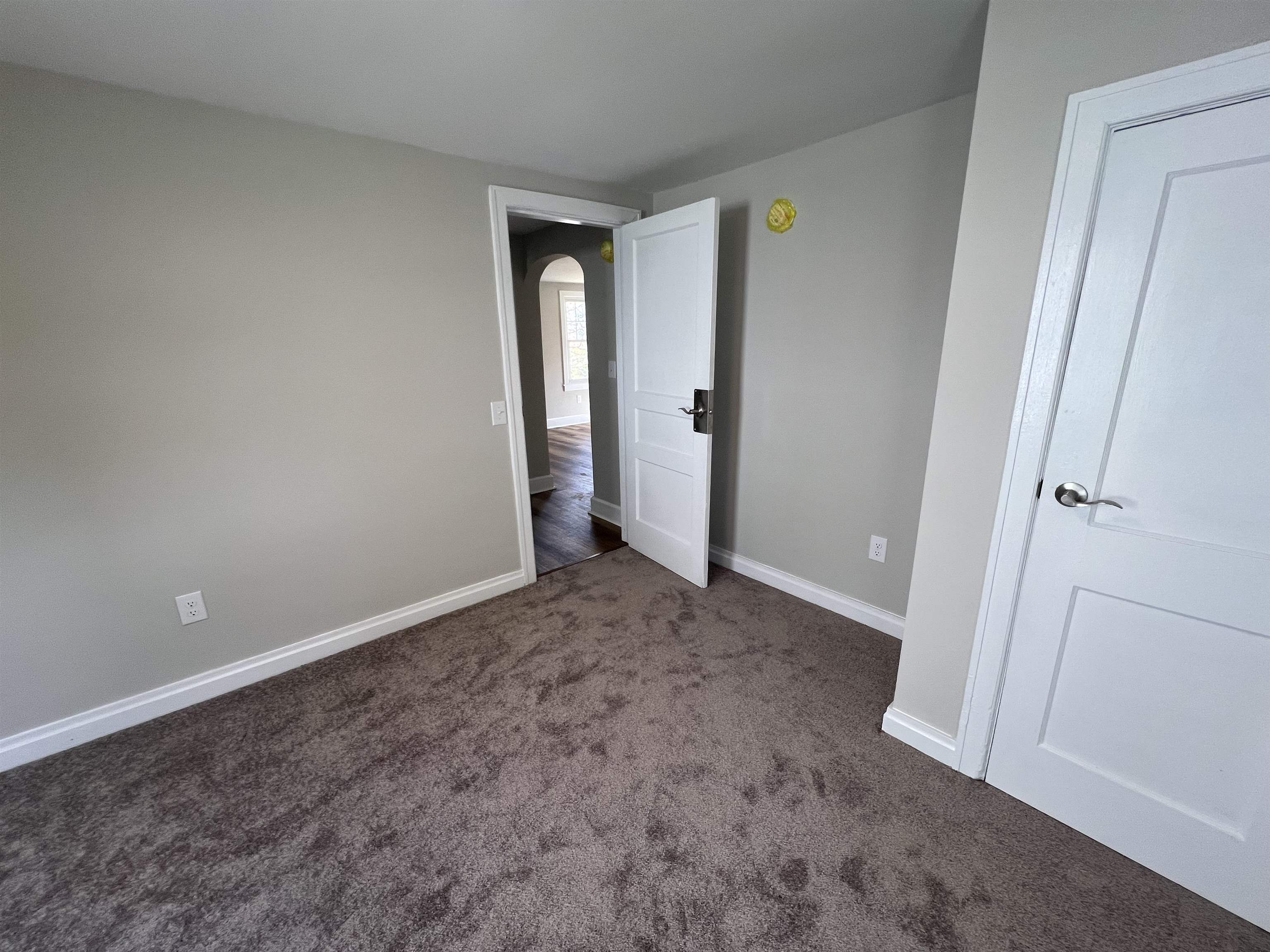 202 GRUBERT AVE, STAUNTON, Virginia 24401, 2 Bedrooms Bedrooms, ,1 BathroomBathrooms,Residential,202 GRUBERT AVE,664342 MLS # 664342