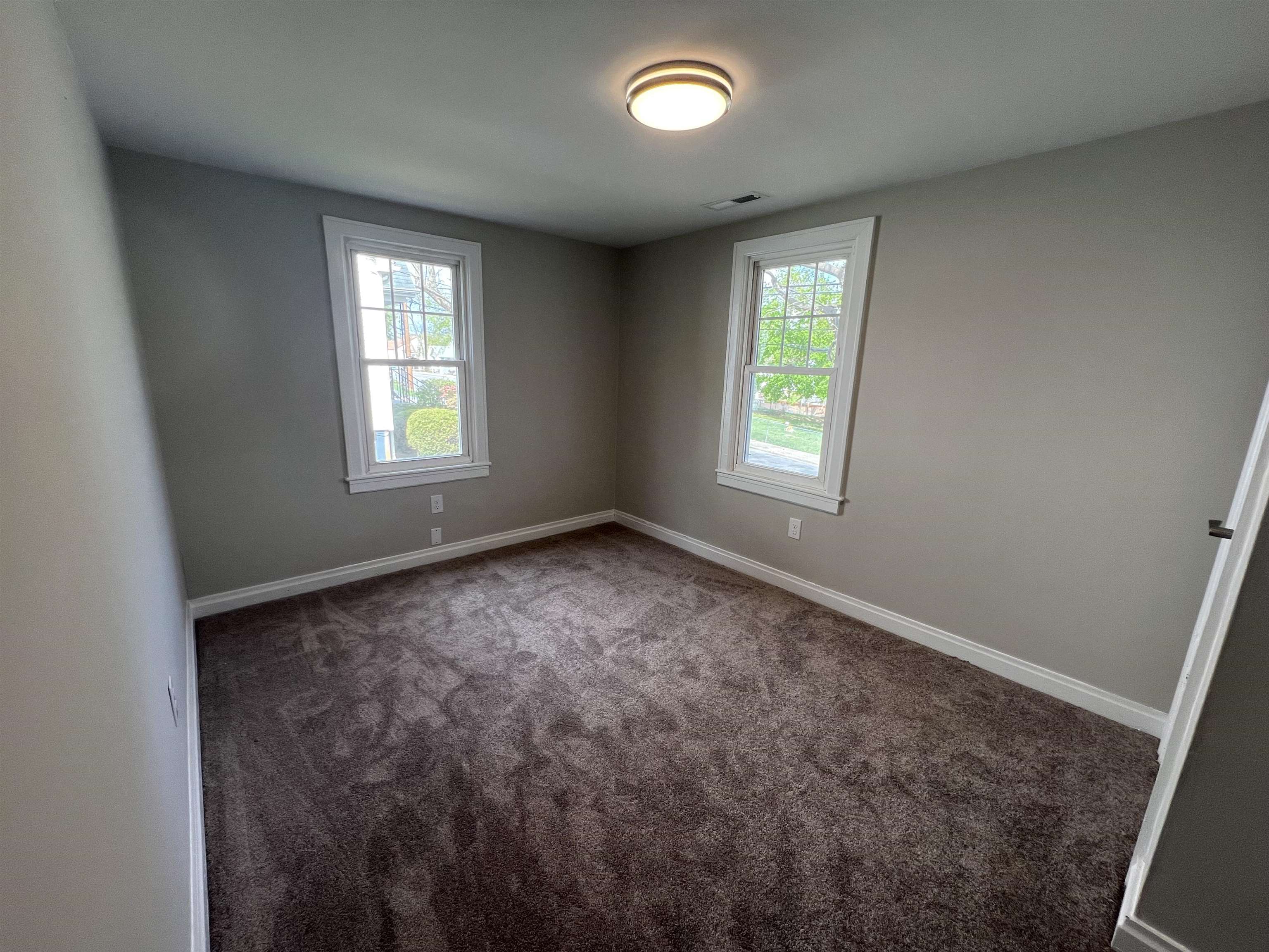 202 GRUBERT AVE, STAUNTON, Virginia 24401, 2 Bedrooms Bedrooms, ,1 BathroomBathrooms,Residential,202 GRUBERT AVE,664342 MLS # 664342