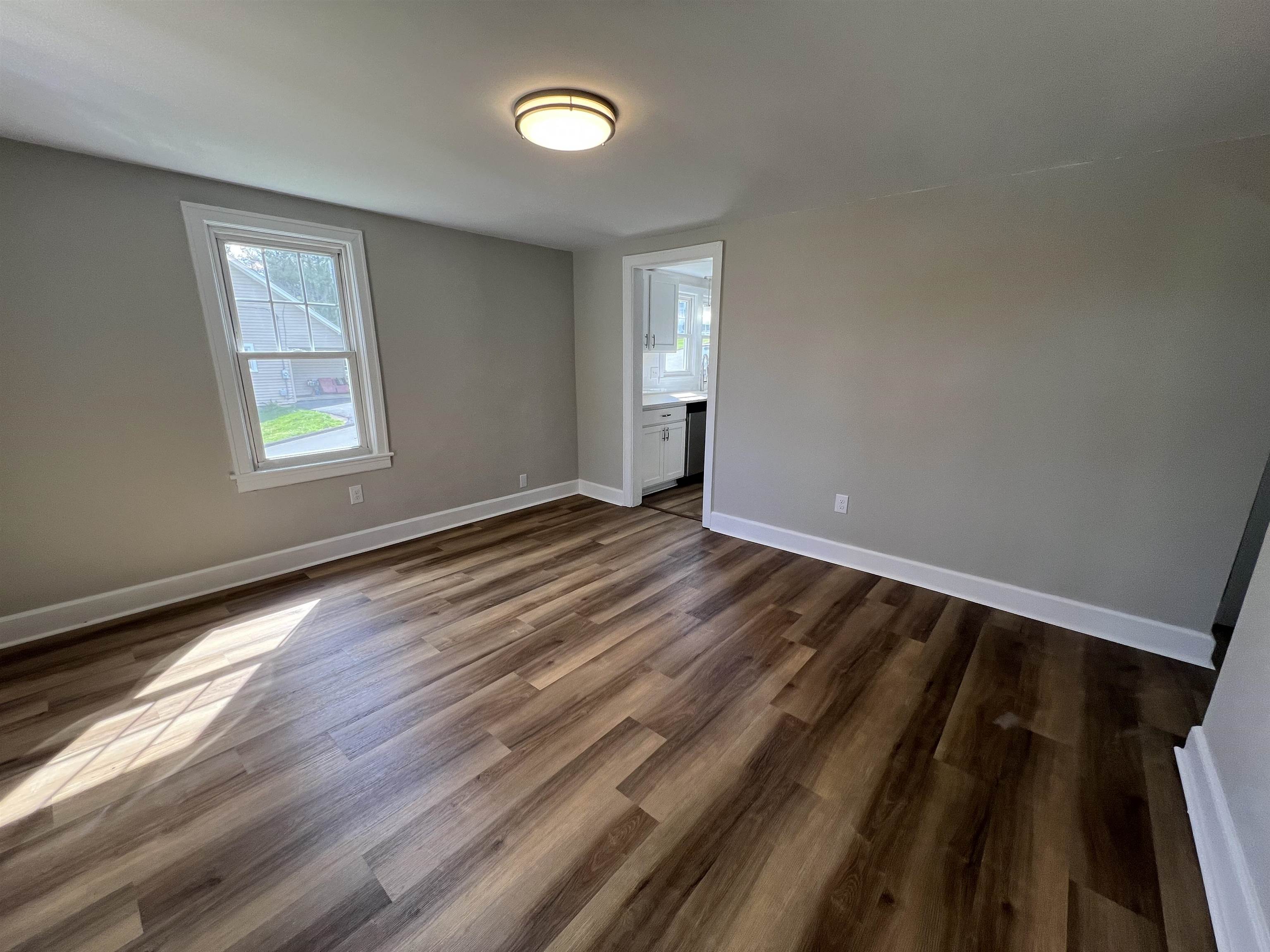 202 GRUBERT AVE, STAUNTON, Virginia 24401, 2 Bedrooms Bedrooms, ,1 BathroomBathrooms,Residential,202 GRUBERT AVE,664342 MLS # 664342