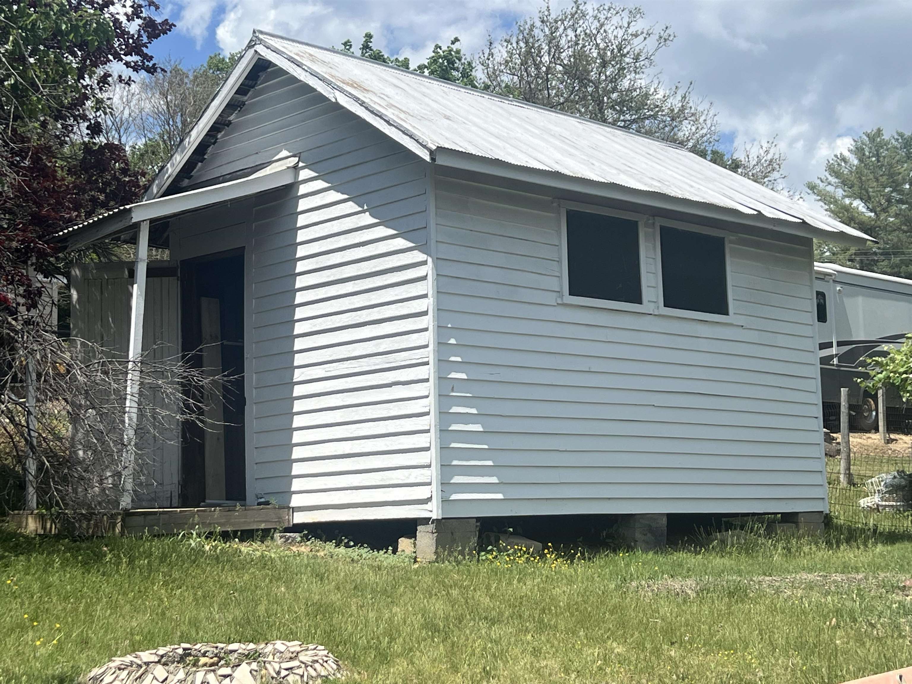 202 GRUBERT AVE, STAUNTON, Virginia 24401, 2 Bedrooms Bedrooms, ,1 BathroomBathrooms,Residential,202 GRUBERT AVE,664342 MLS # 664342