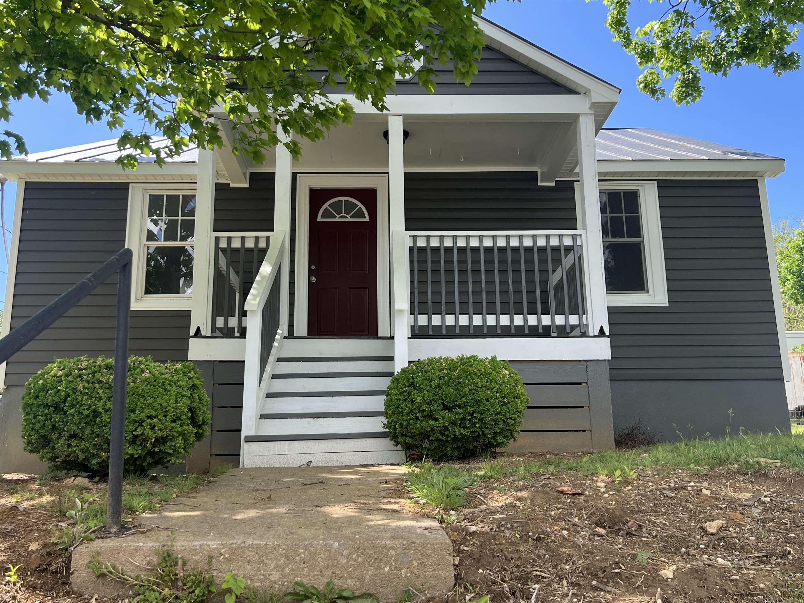 202 GRUBERT AVE, STAUNTON, Virginia 24401, 2 Bedrooms Bedrooms, ,1 BathroomBathrooms,Residential,202 GRUBERT AVE,664342 MLS # 664342