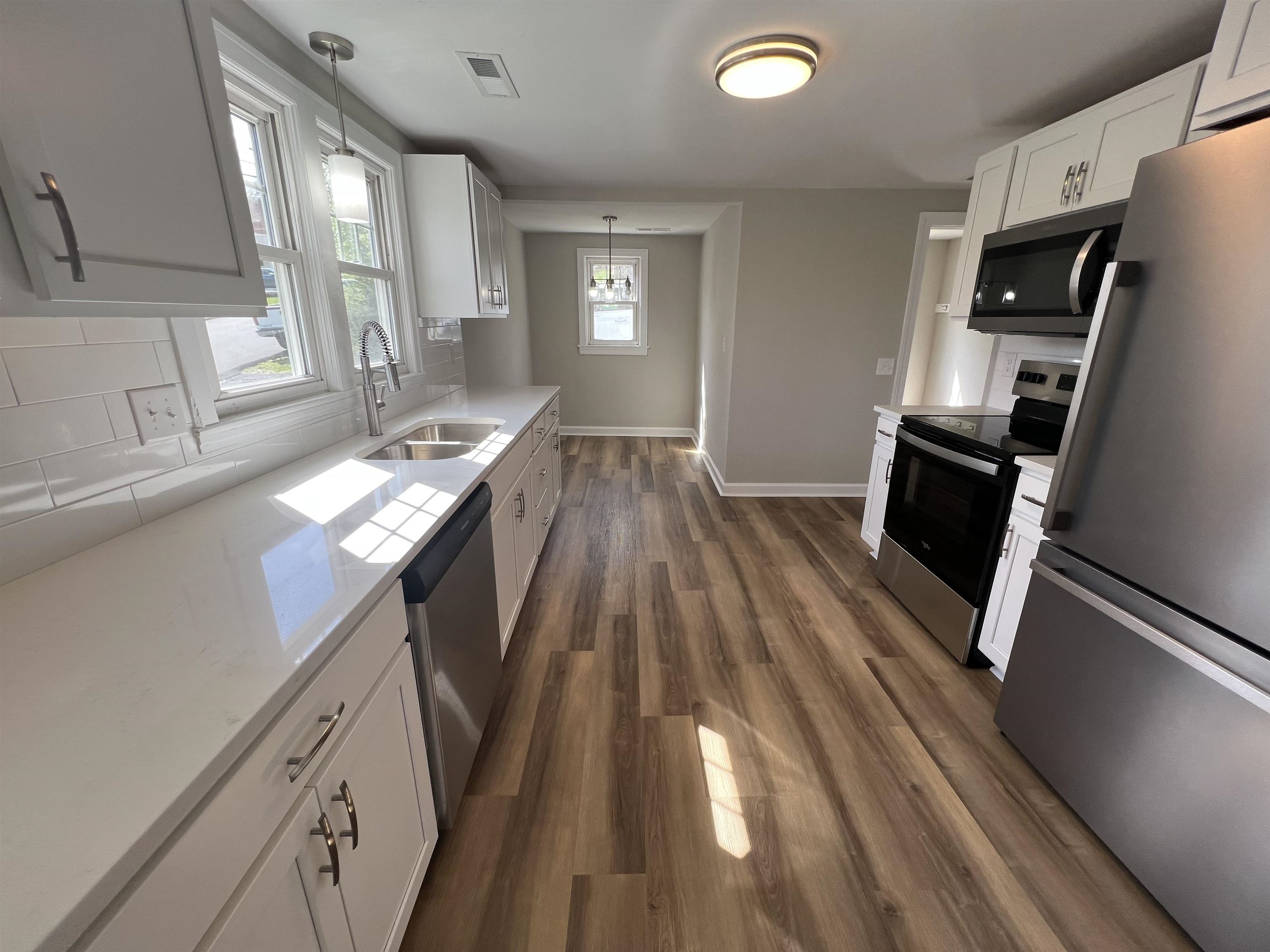 202 GRUBERT AVE, STAUNTON, Virginia 24401, 2 Bedrooms Bedrooms, ,1 BathroomBathrooms,Residential,202 GRUBERT AVE,664342 MLS # 664342