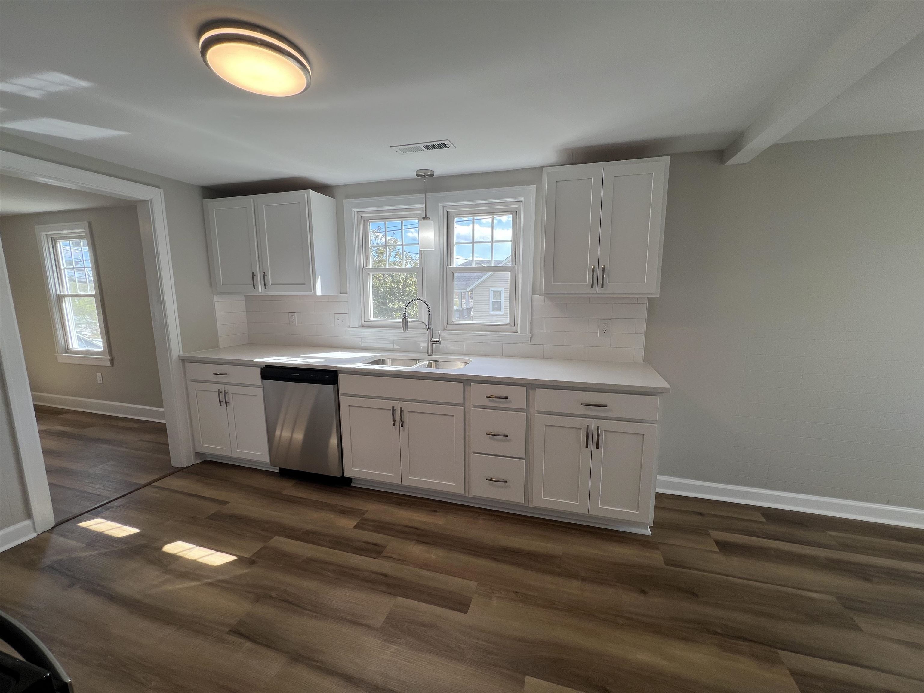 202 GRUBERT AVE, STAUNTON, Virginia 24401, 2 Bedrooms Bedrooms, ,1 BathroomBathrooms,Residential,202 GRUBERT AVE,664342 MLS # 664342