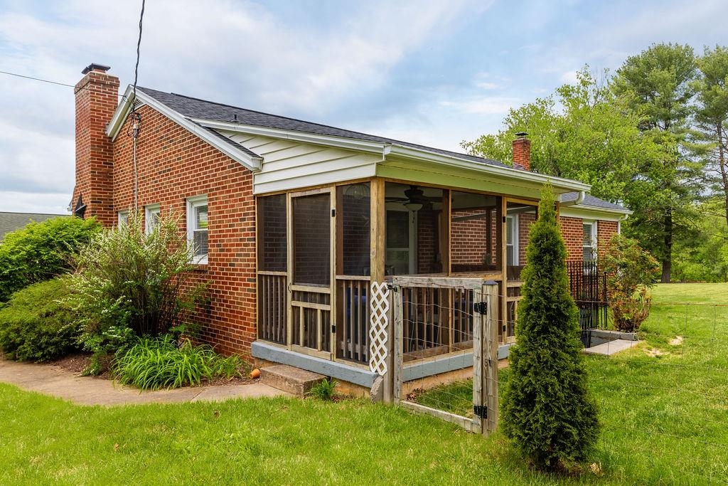 190 HOTCHKISS RD, CHURCHVILLE, Virginia 24421, 3 Bedrooms Bedrooms, ,2 BathroomsBathrooms,Residential,190 HOTCHKISS RD,664343 MLS # 664343