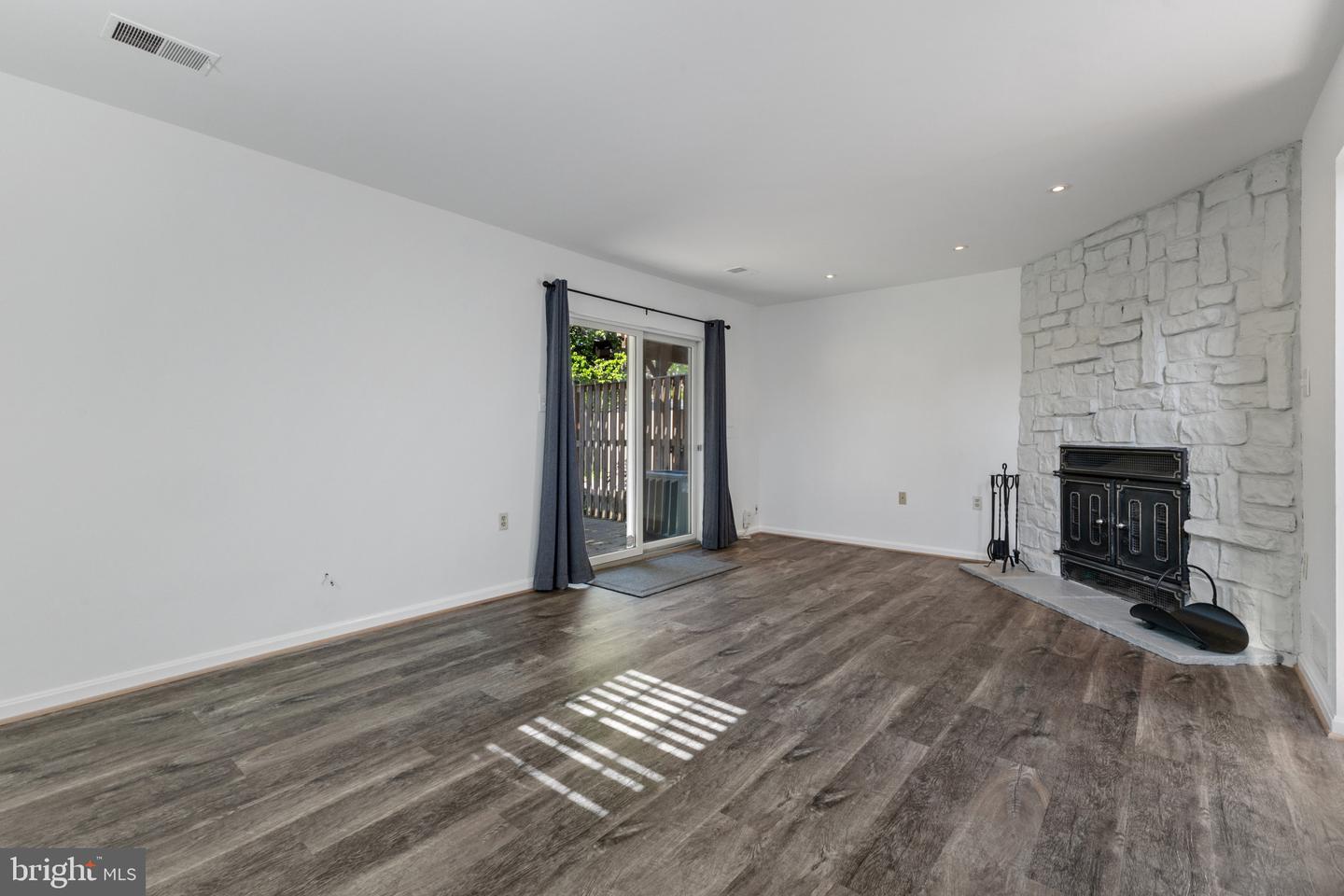 2701 WOODWALK CT, ALEXANDRIA, Virginia 22306, 3 Bedrooms Bedrooms, ,3 BathroomsBathrooms,Residential,For sale,2701 WOODWALK CT,VAFX2235226 MLS # VAFX2235226