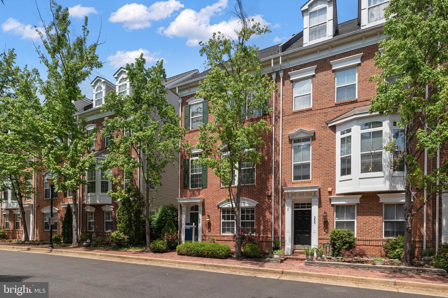 257 MEDLOCK LN, ALEXANDRIA, Virginia 22304, 4 Bedrooms Bedrooms, ,3 BathroomsBathrooms,Residential,For sale,257 MEDLOCK LN,VAAX2044326 MLS # VAAX2044326