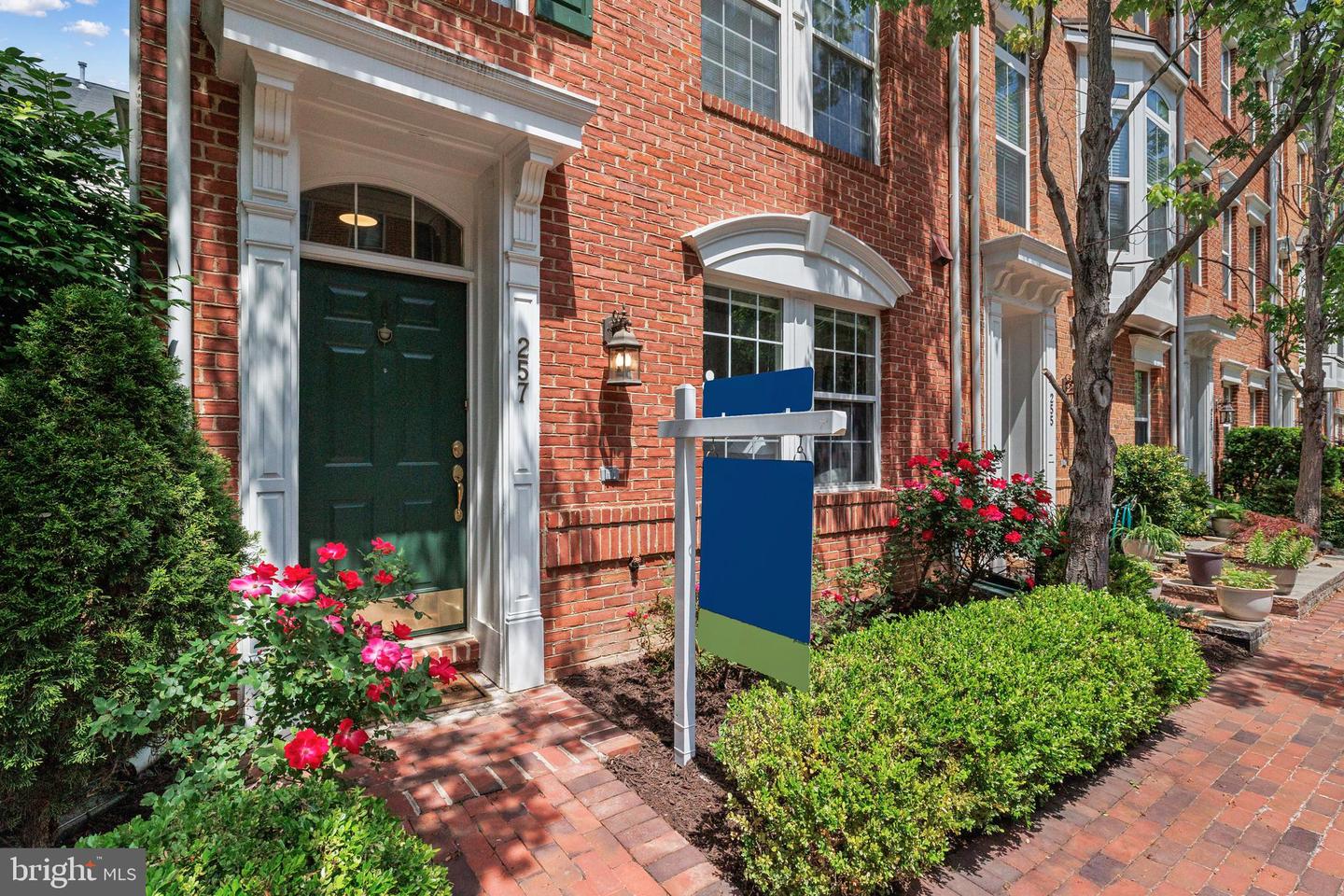 257 MEDLOCK LN, ALEXANDRIA, Virginia 22304, 4 Bedrooms Bedrooms, ,3 BathroomsBathrooms,Residential,For sale,257 MEDLOCK LN,VAAX2044326 MLS # VAAX2044326