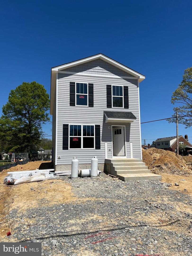 103 HOTCHKISS ST, FREDERICKSBURG, Virginia 22408, 4 Bedrooms Bedrooms, ,3 BathroomsBathrooms,Residential,For sale,103 HOTCHKISS ST,VASP2032418 MLS # VASP2032418
