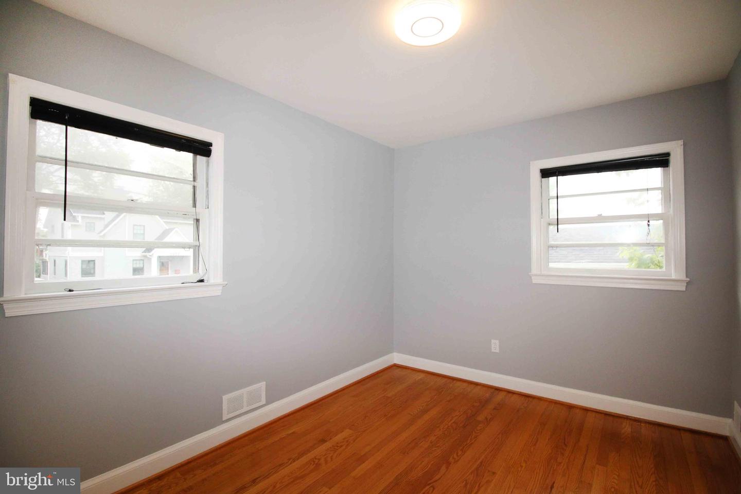 5932 1ST ST N, ARLINGTON, Virginia 22203, 3 Bedrooms Bedrooms, ,2 BathroomsBathrooms,Residential,For sale,5932 1ST ST N,VAAR2056258 MLS # VAAR2056258