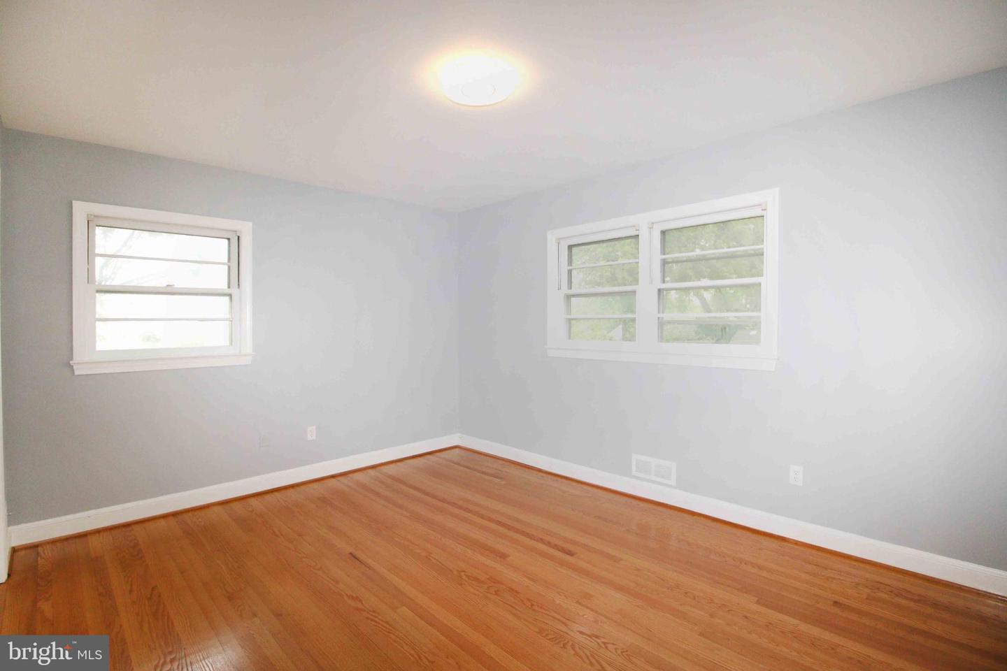 5932 1ST ST N, ARLINGTON, Virginia 22203, 3 Bedrooms Bedrooms, ,2 BathroomsBathrooms,Residential,For sale,5932 1ST ST N,VAAR2056258 MLS # VAAR2056258