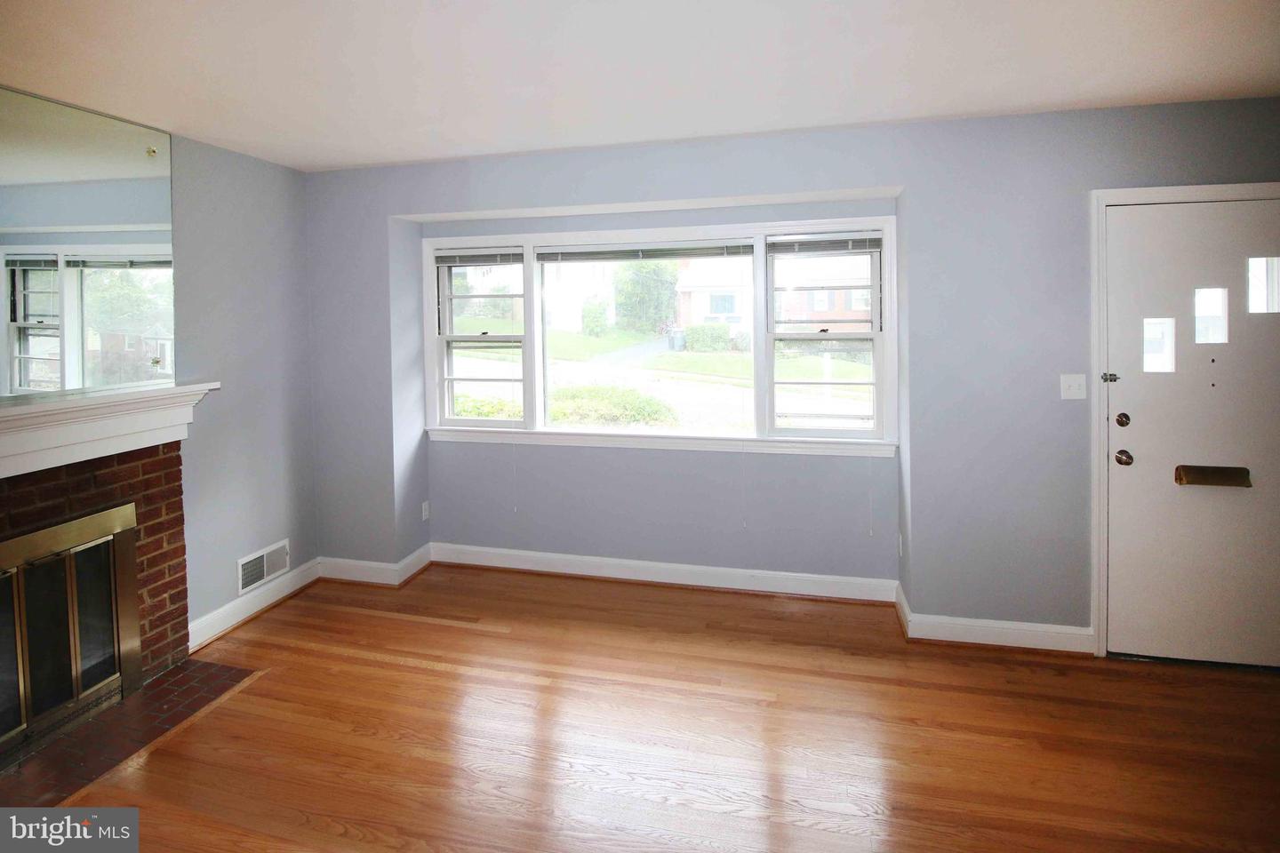 5932 1ST ST N, ARLINGTON, Virginia 22203, 3 Bedrooms Bedrooms, ,2 BathroomsBathrooms,Residential,For sale,5932 1ST ST N,VAAR2056258 MLS # VAAR2056258